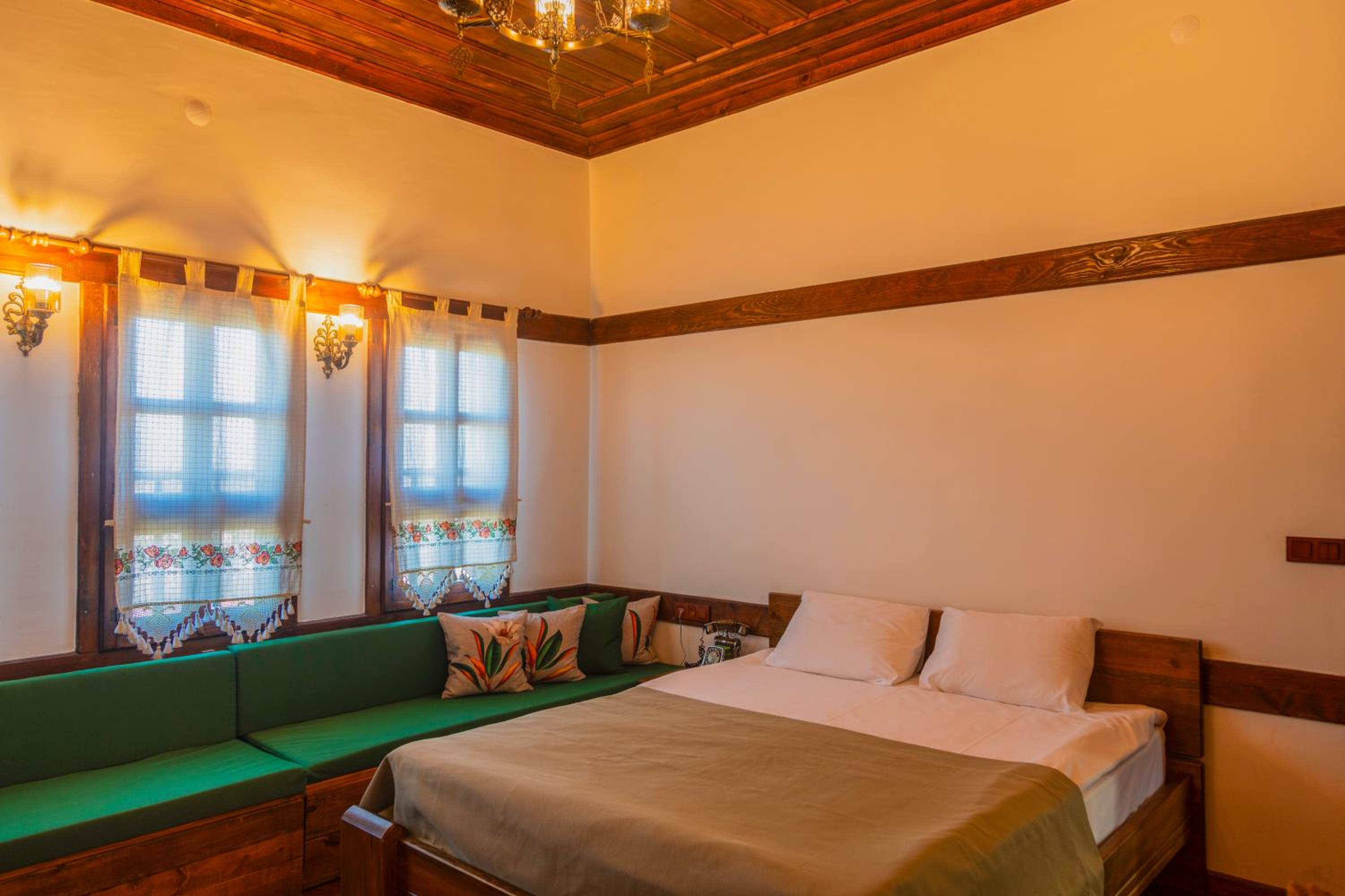 Large Double Room photo 3