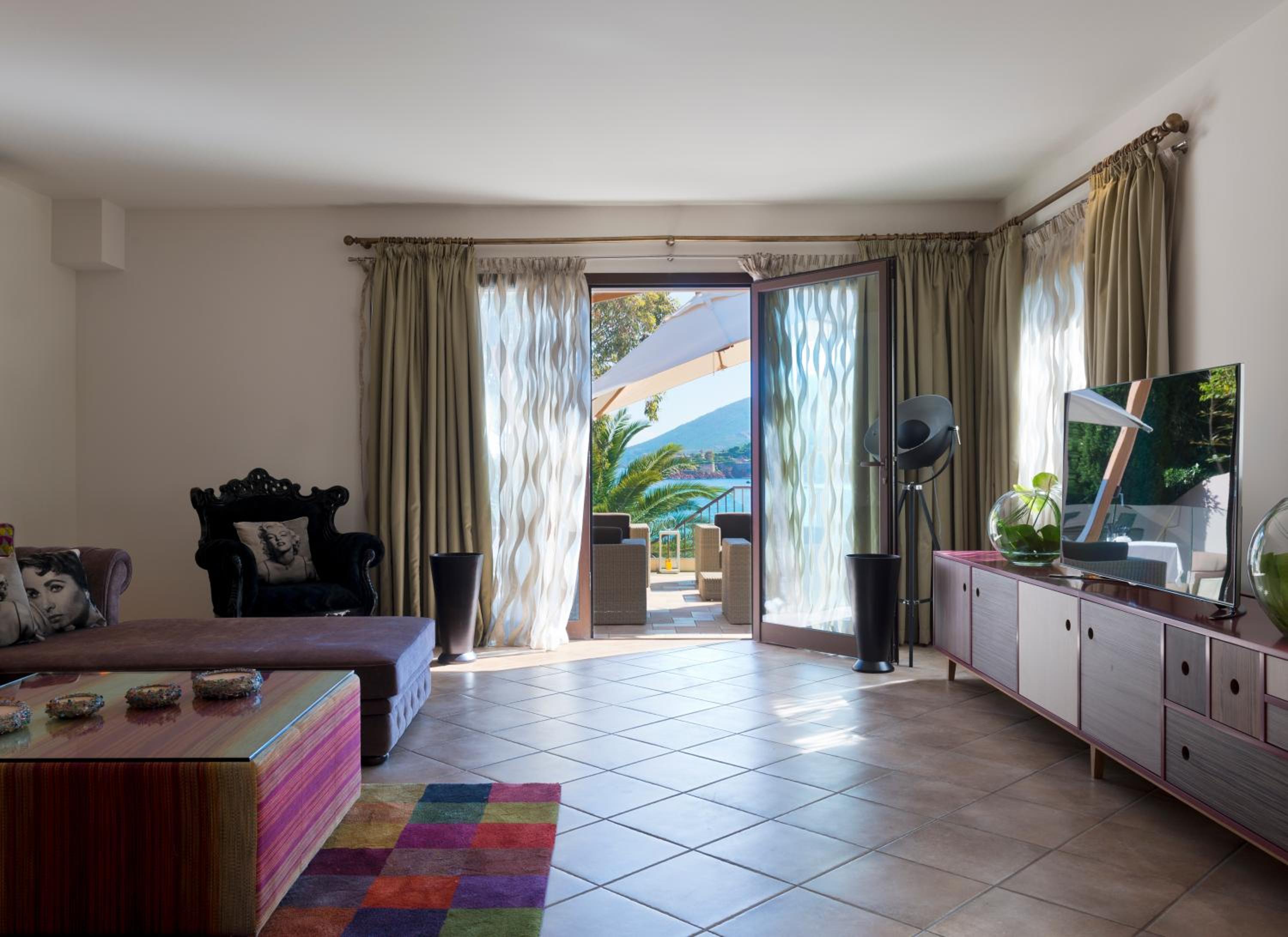 Three-Room Villa with Sea View/Terrace/Hot Tub Three-Room Villa with Sea View/Terrace/Hot Tub