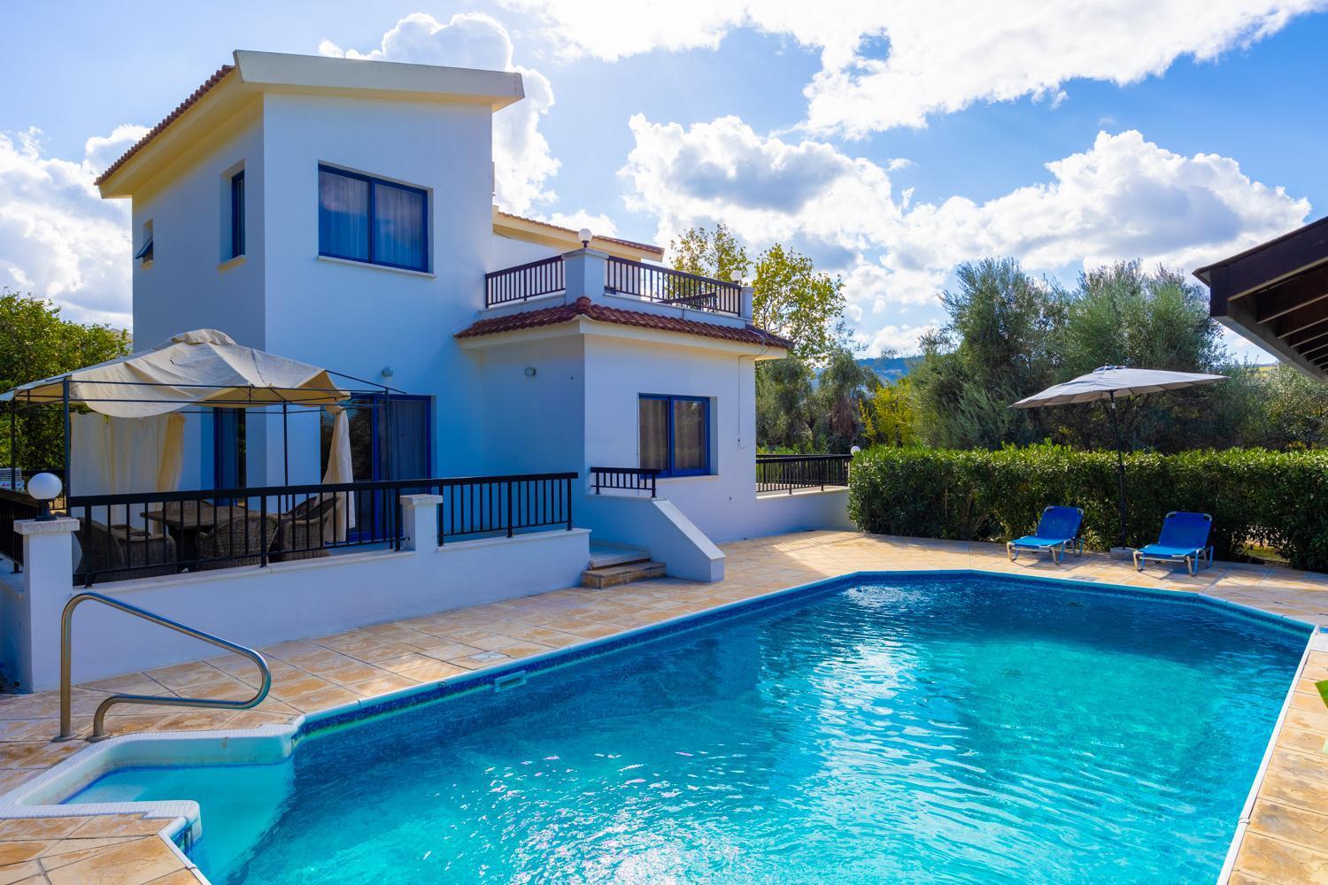 Villa photo 2