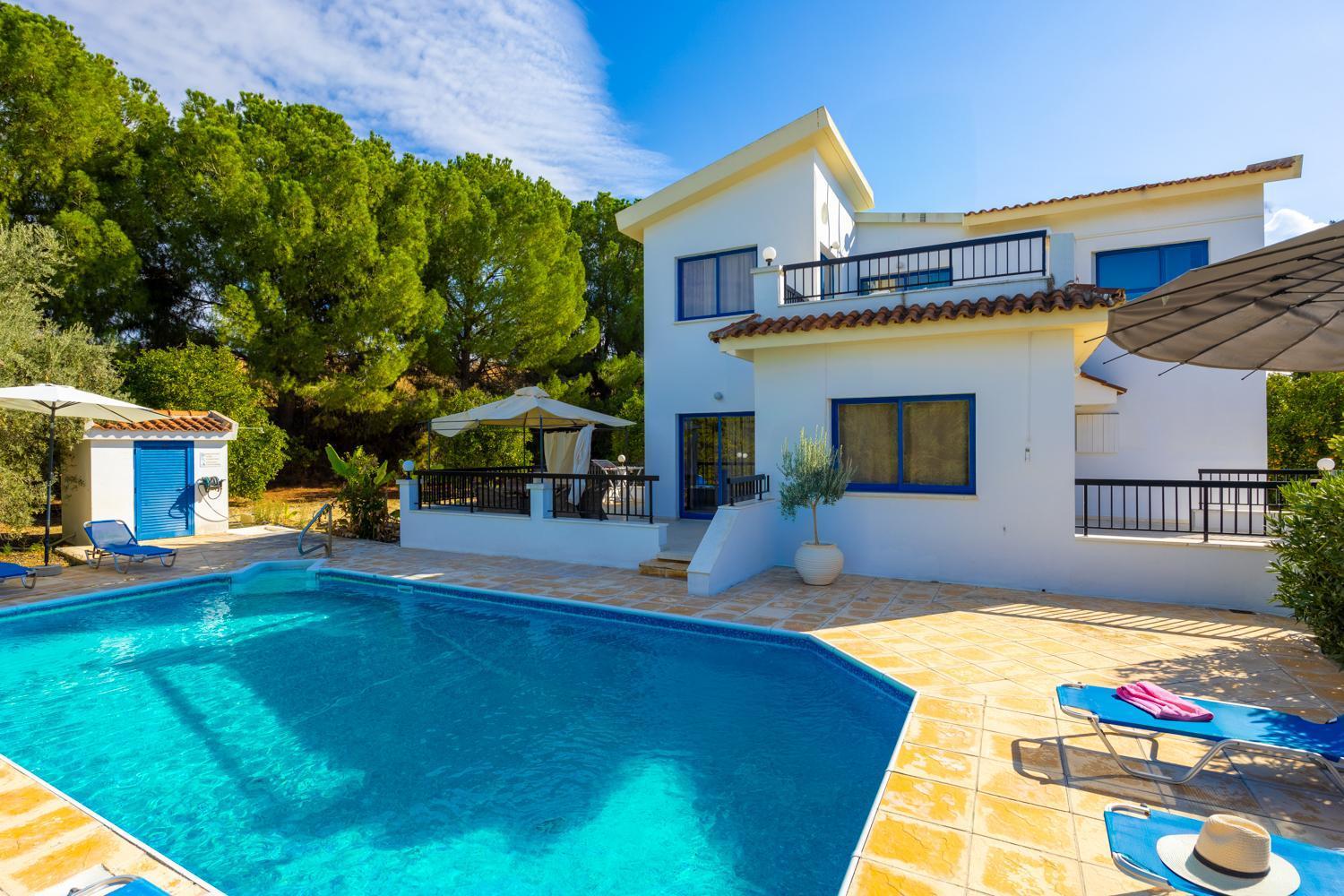 Villa photo 3