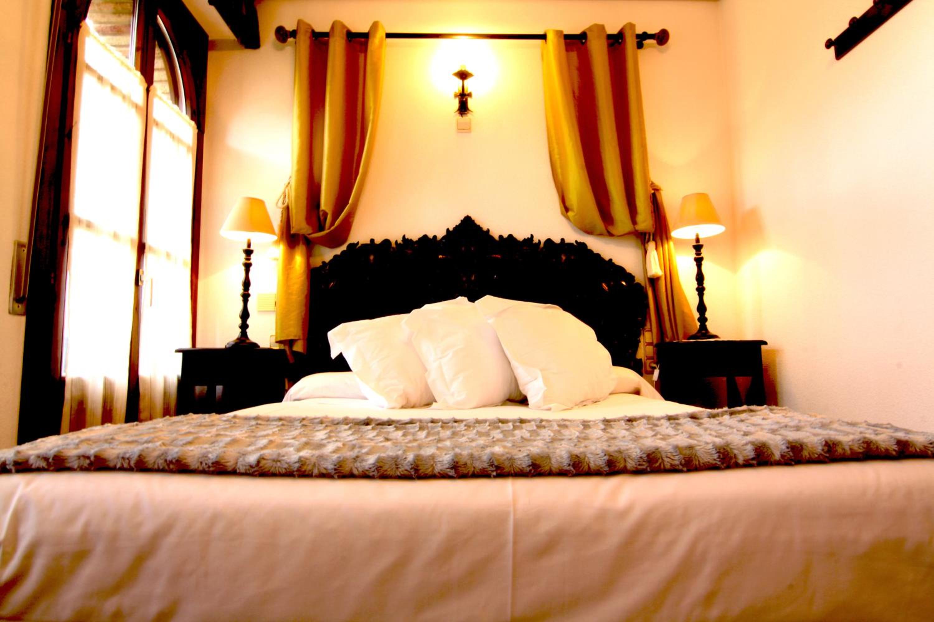 Double or Twin Room - Photo 1