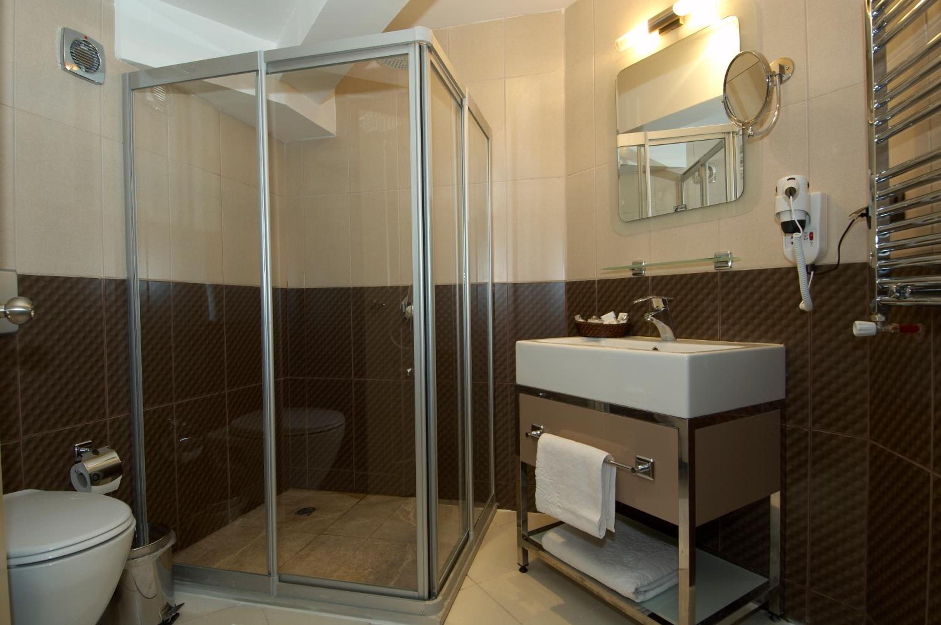 Economy Double or Twin Room photo 2
