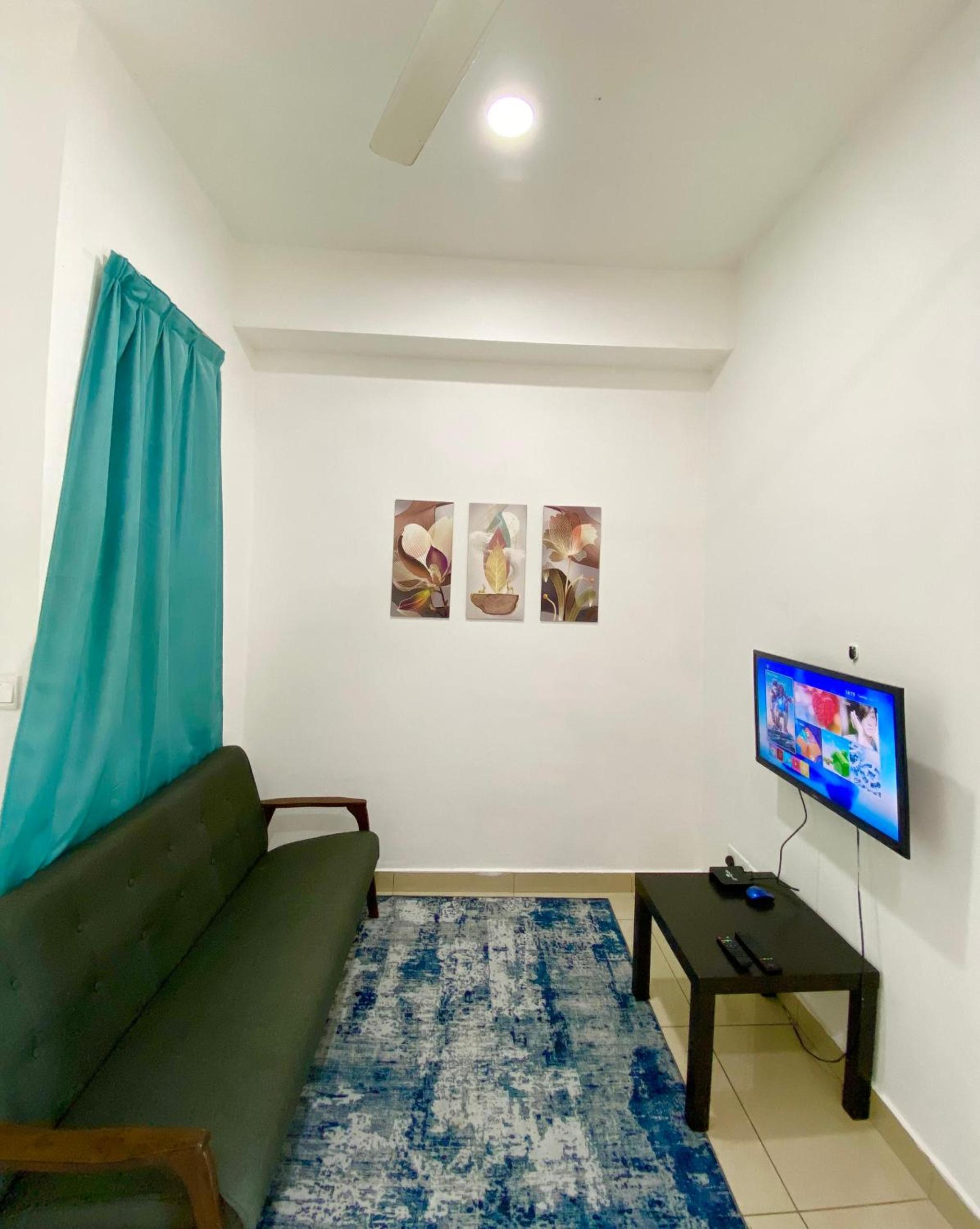 Deluxe Queen Studio