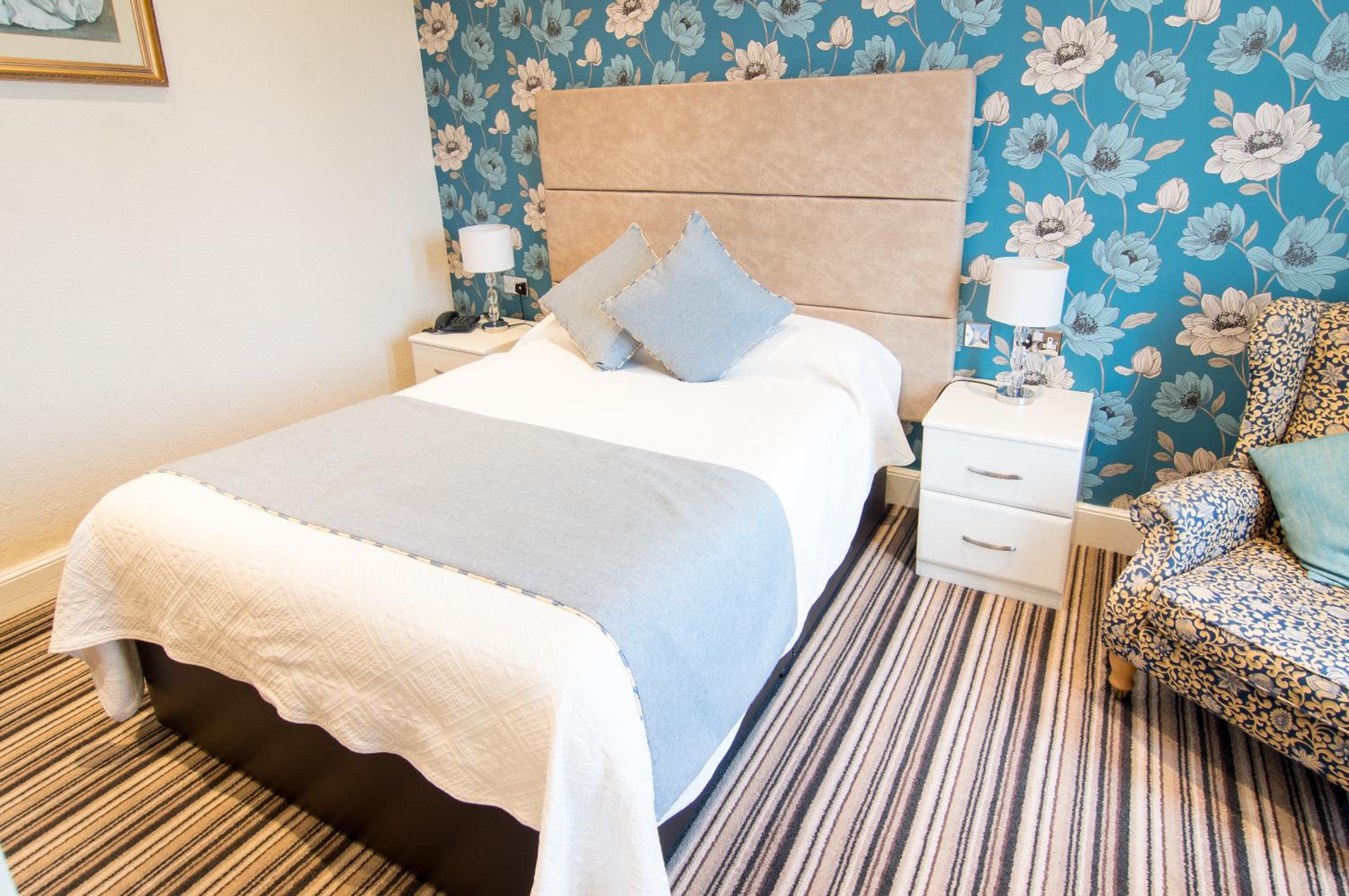 Standard Double or Twin Room photo 2