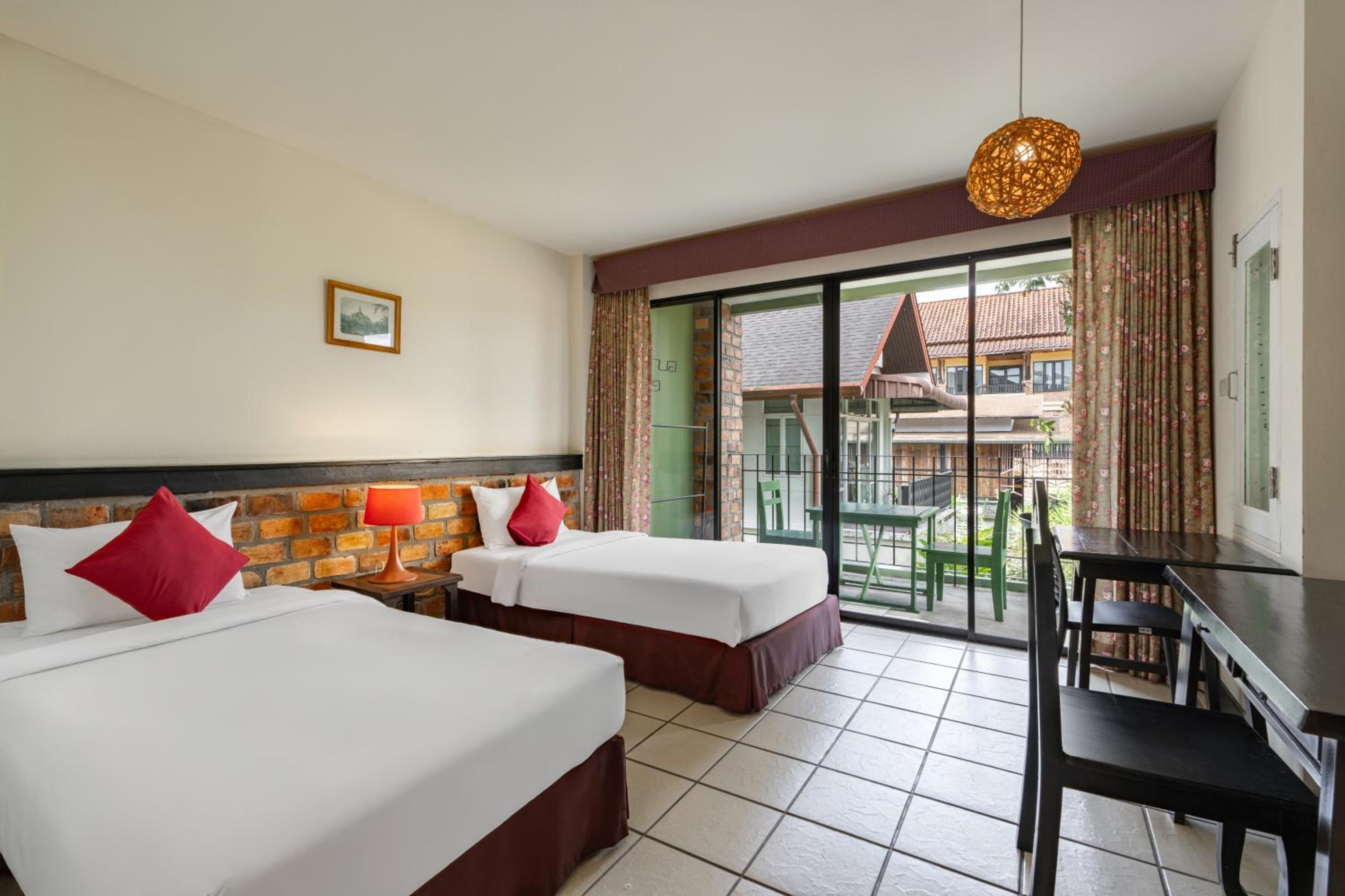 Standard Twin Room - Photo 2