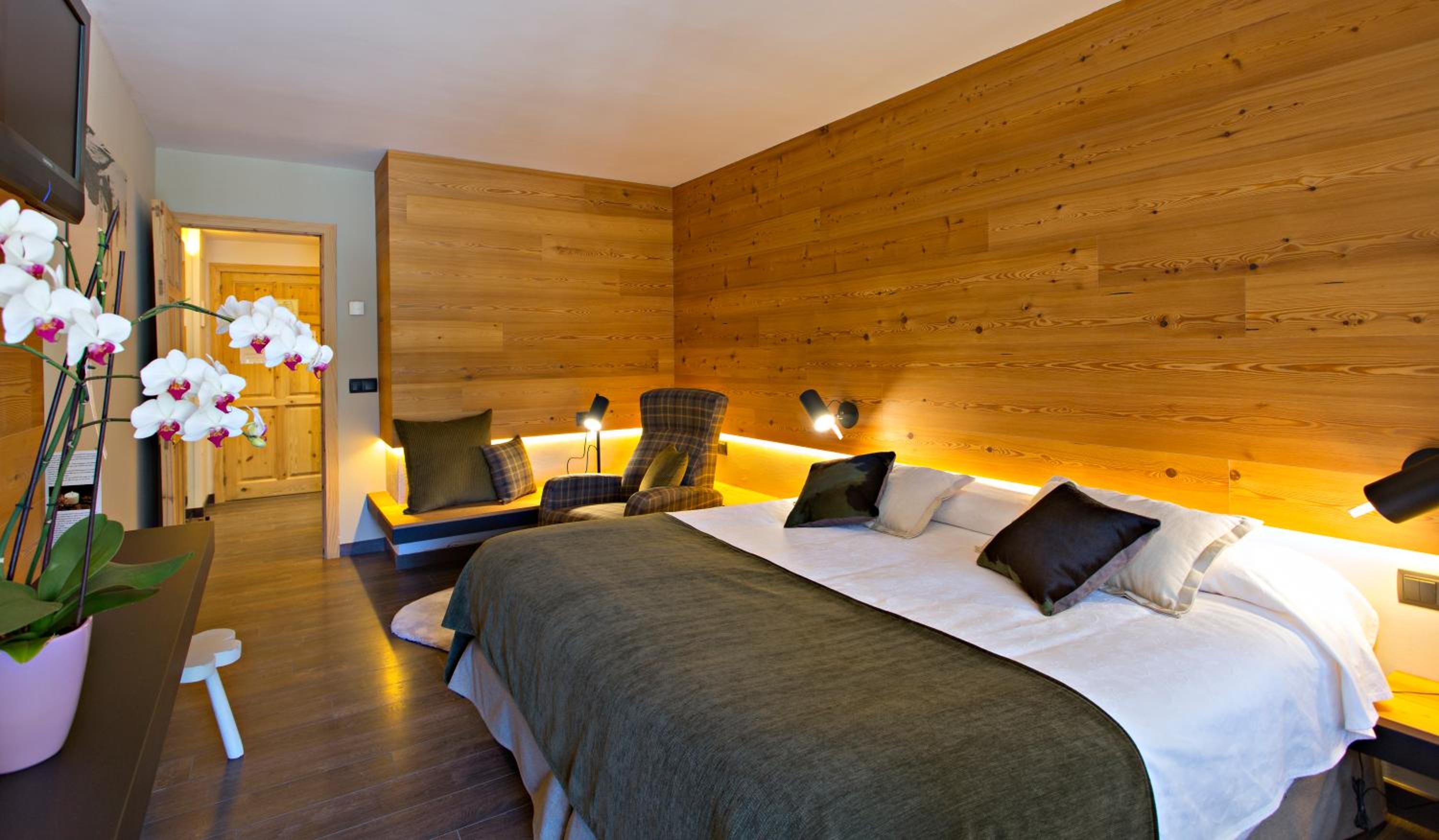 Superior Double or Twin Room photo 3