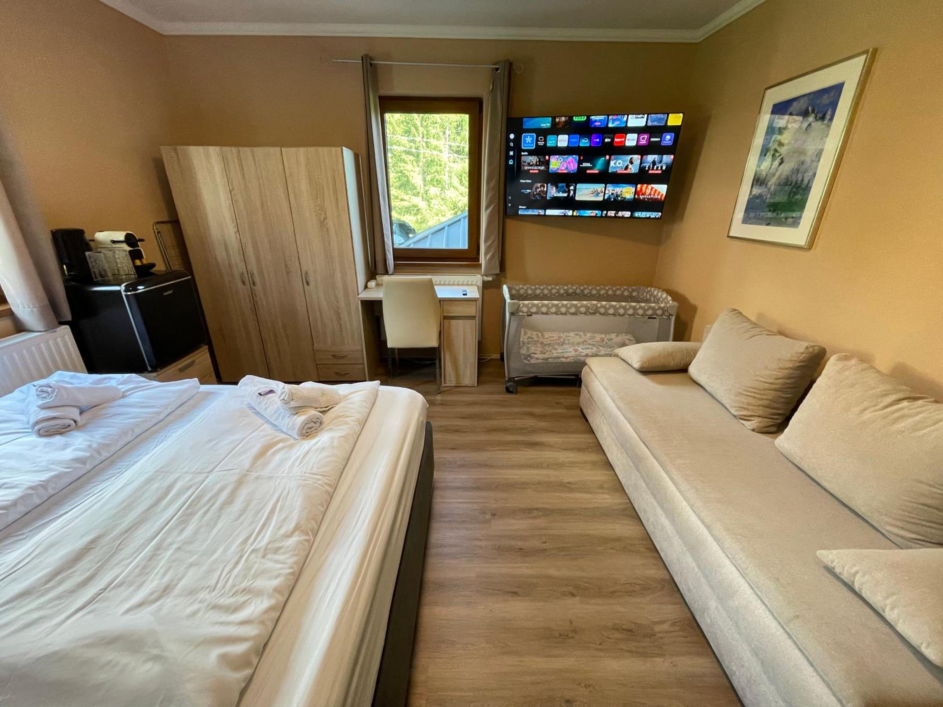 Budget Double Room photo 2
