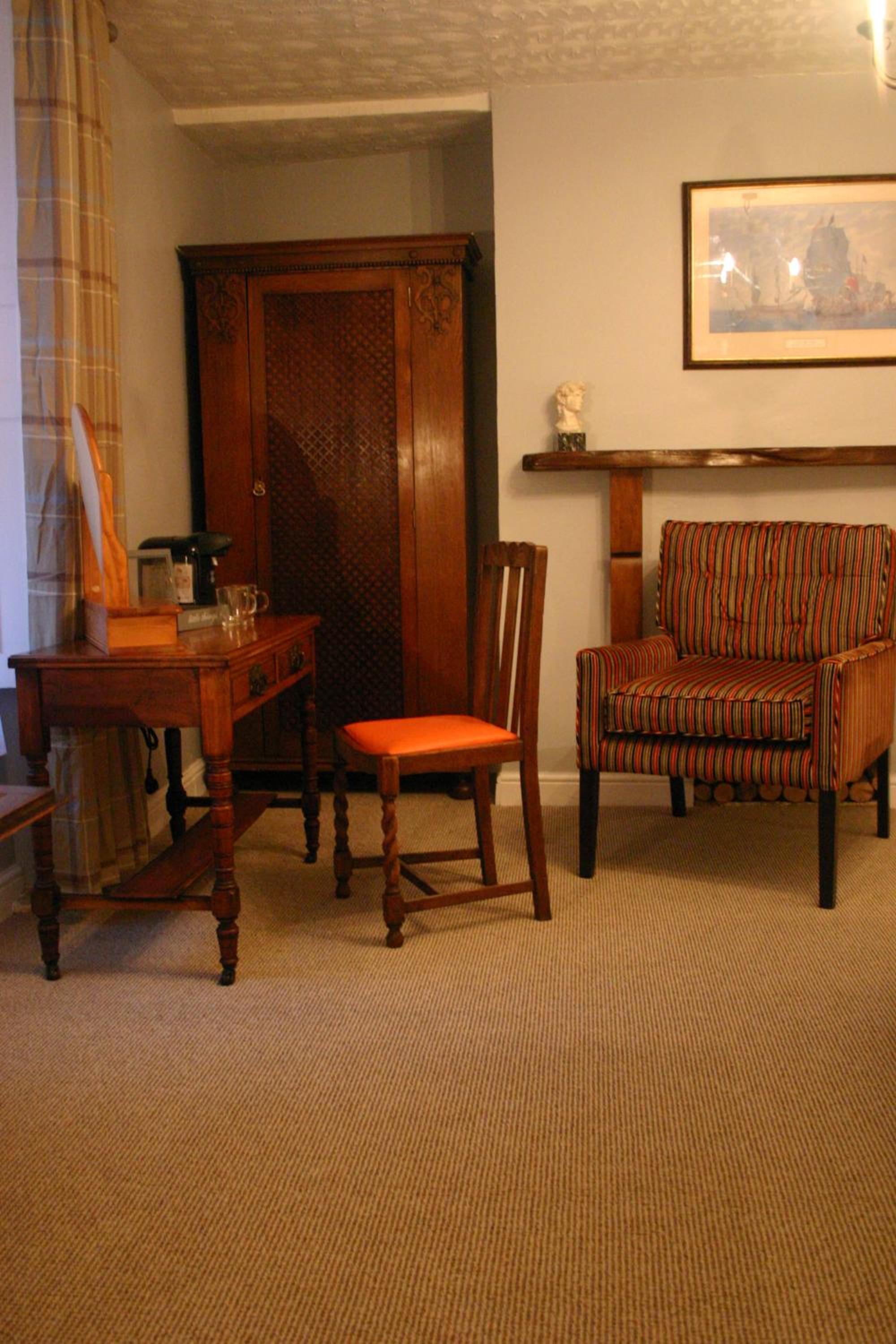 Deluxe King Room photo 1