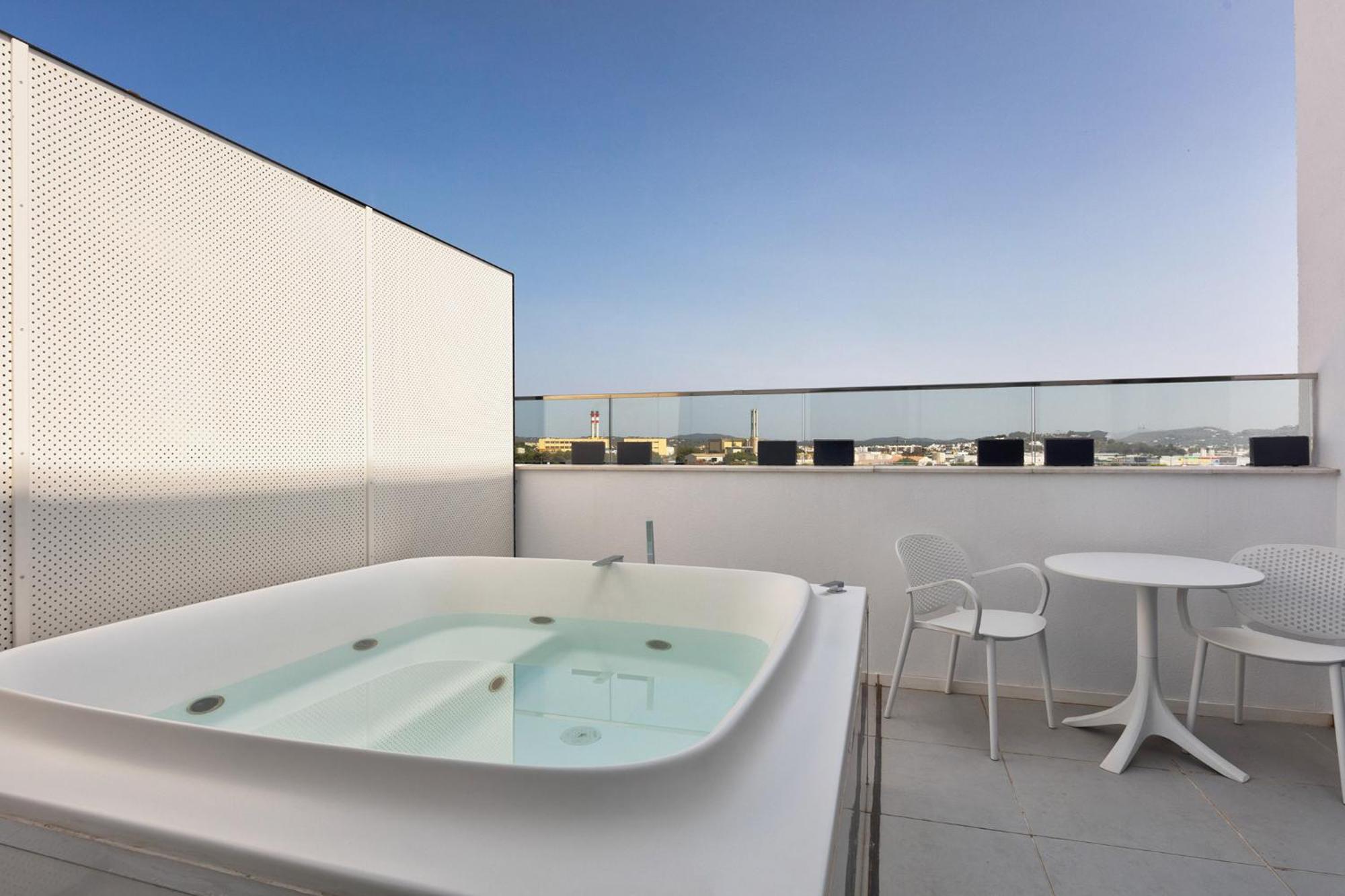 Presidential Suite with Outdoor Jacuzzi
