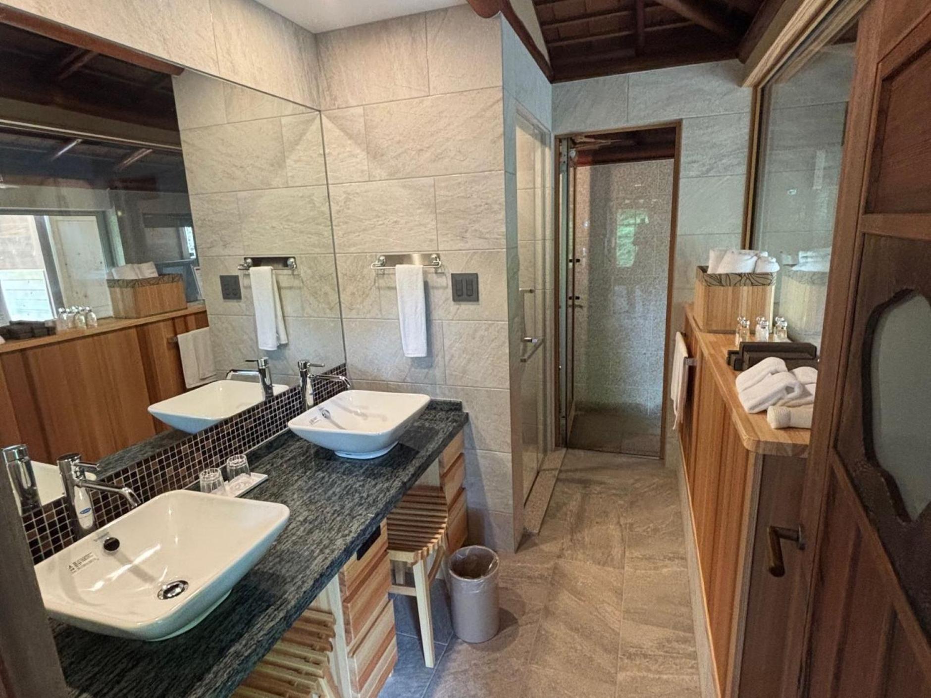 One-Bedroom Suite - Photo 8