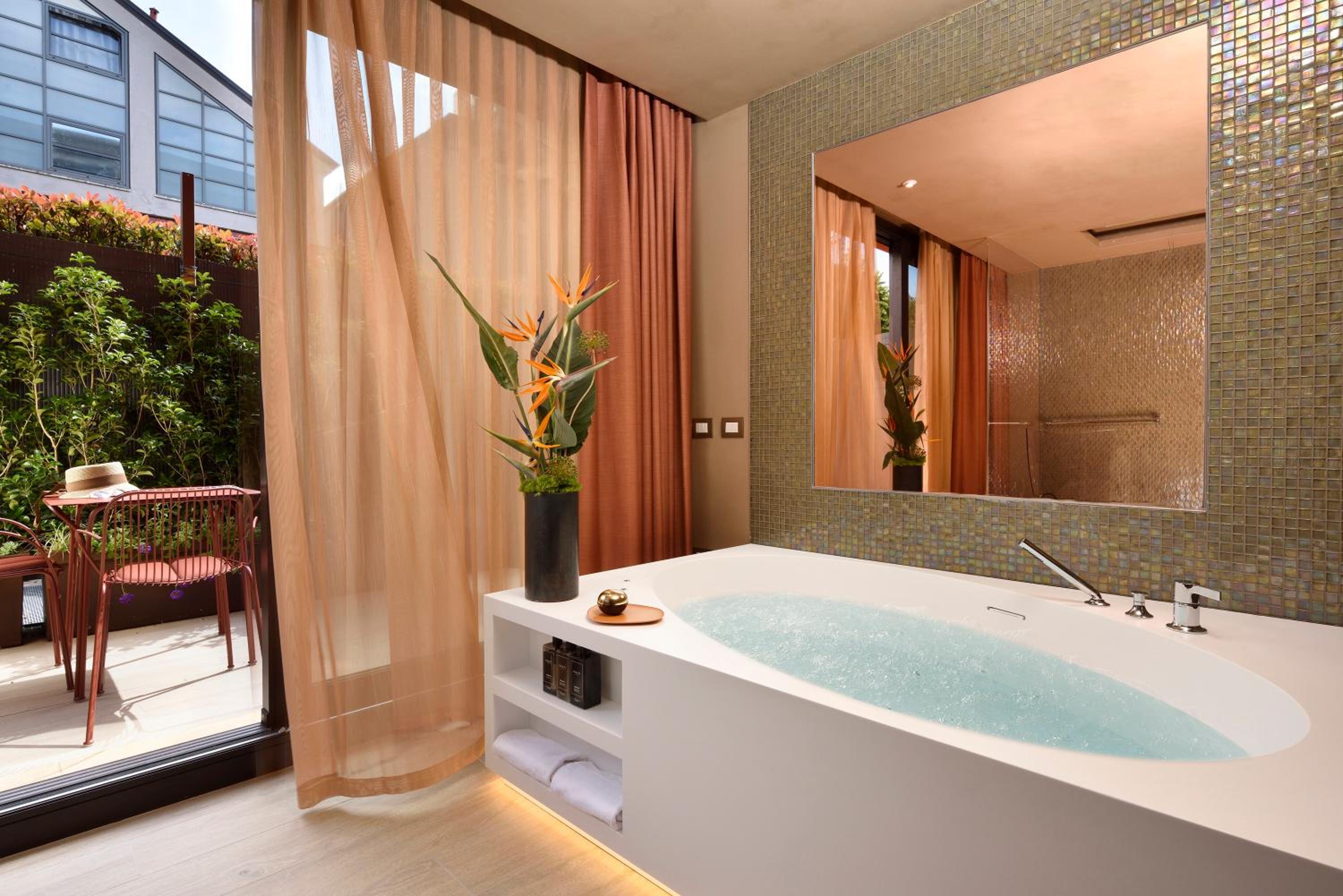 King Room with Spa Bath photo 2