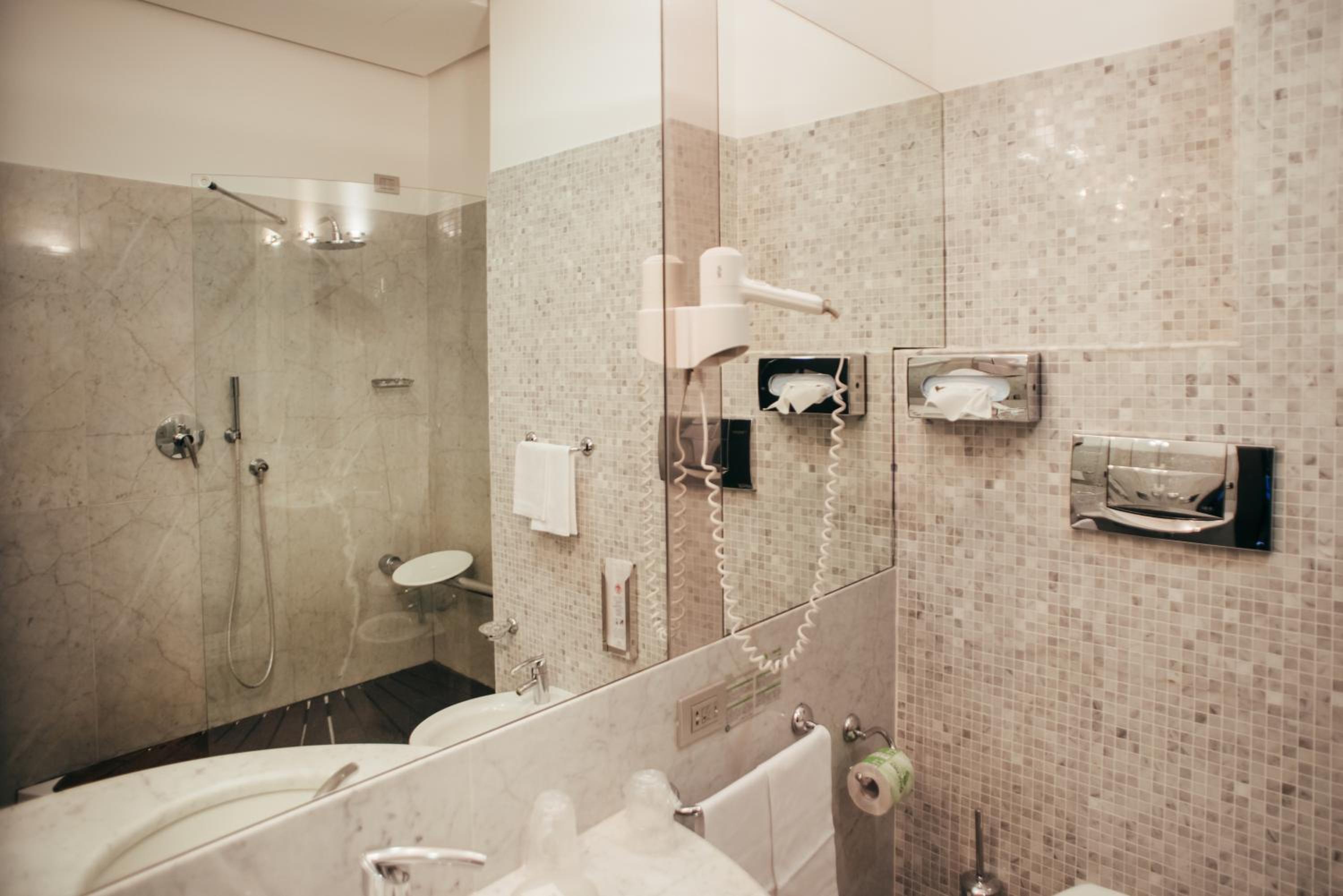 Superior Double Room (1 Adult) - Photo 5
