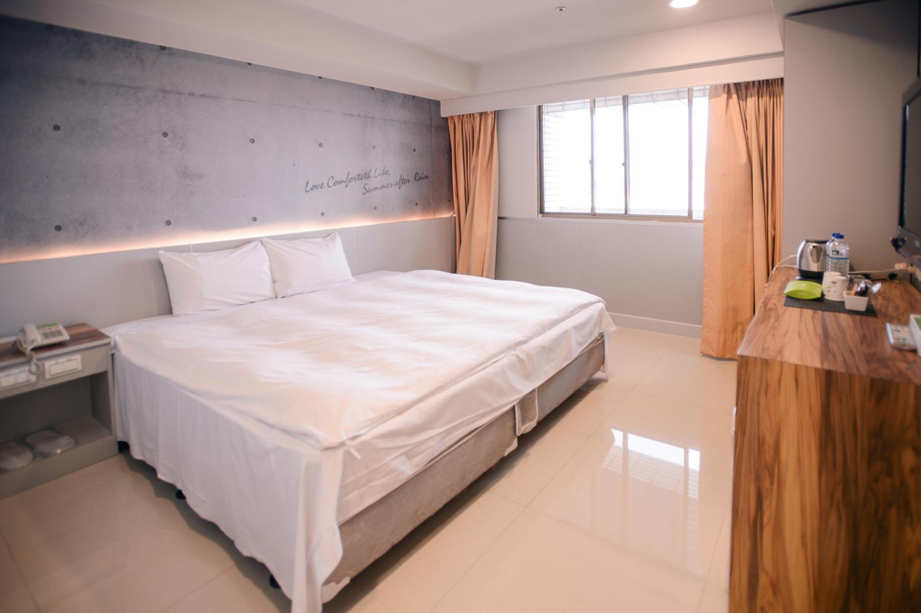 Standard Double Room - Photo 8