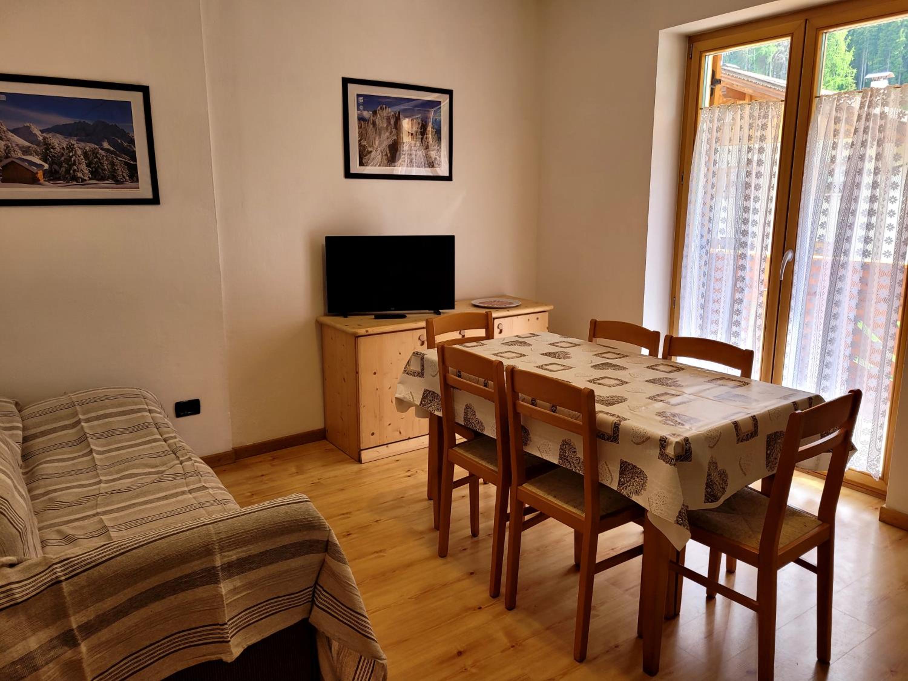 Two-Bedroom Apartment with Mountain View photo 1