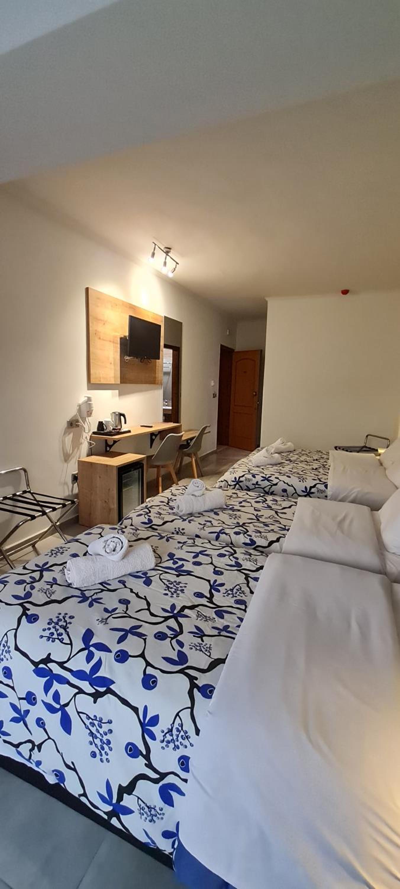 Standard Triple Room photo 2