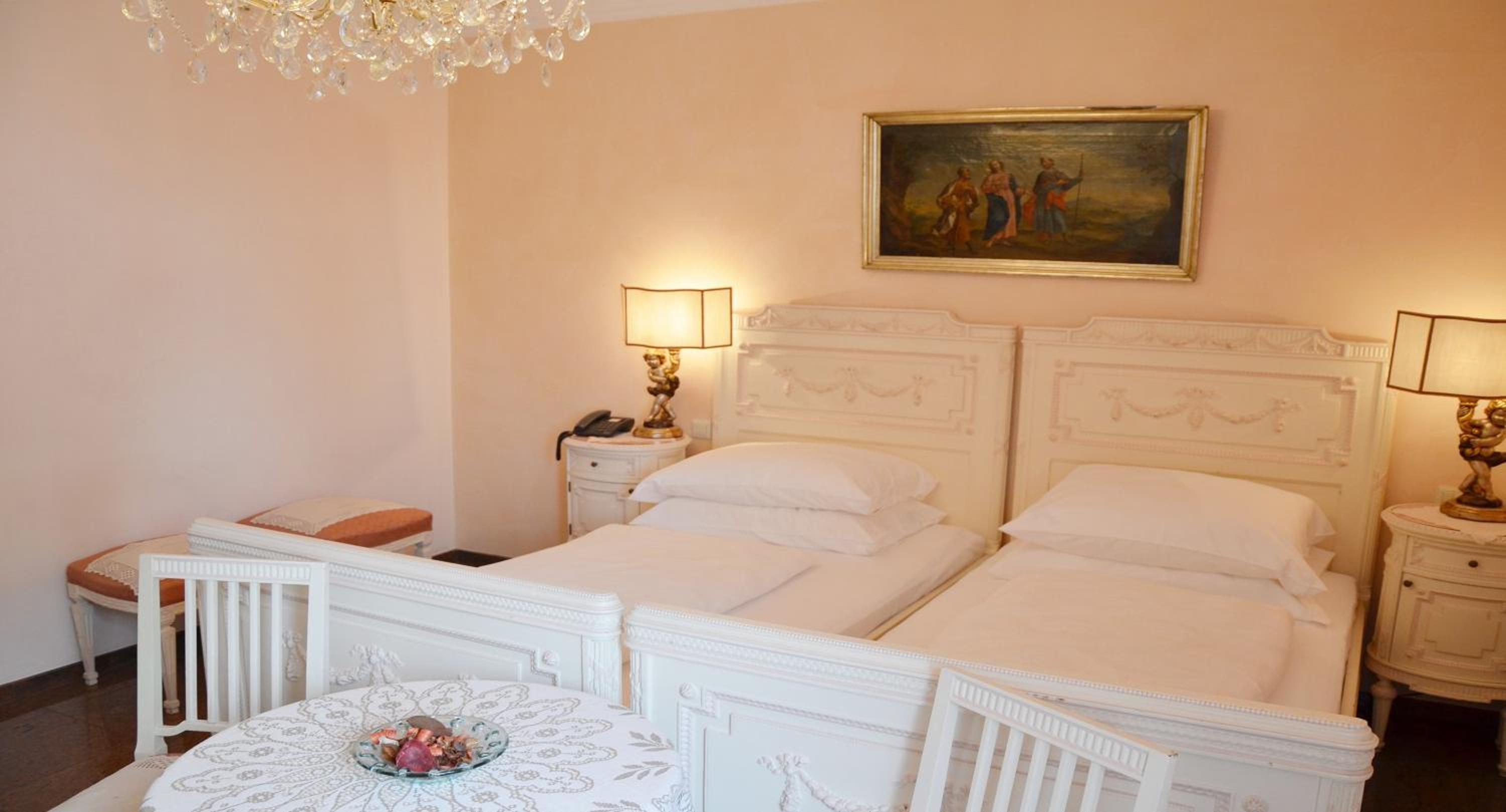Two-Bedroom Suite - Photo 9