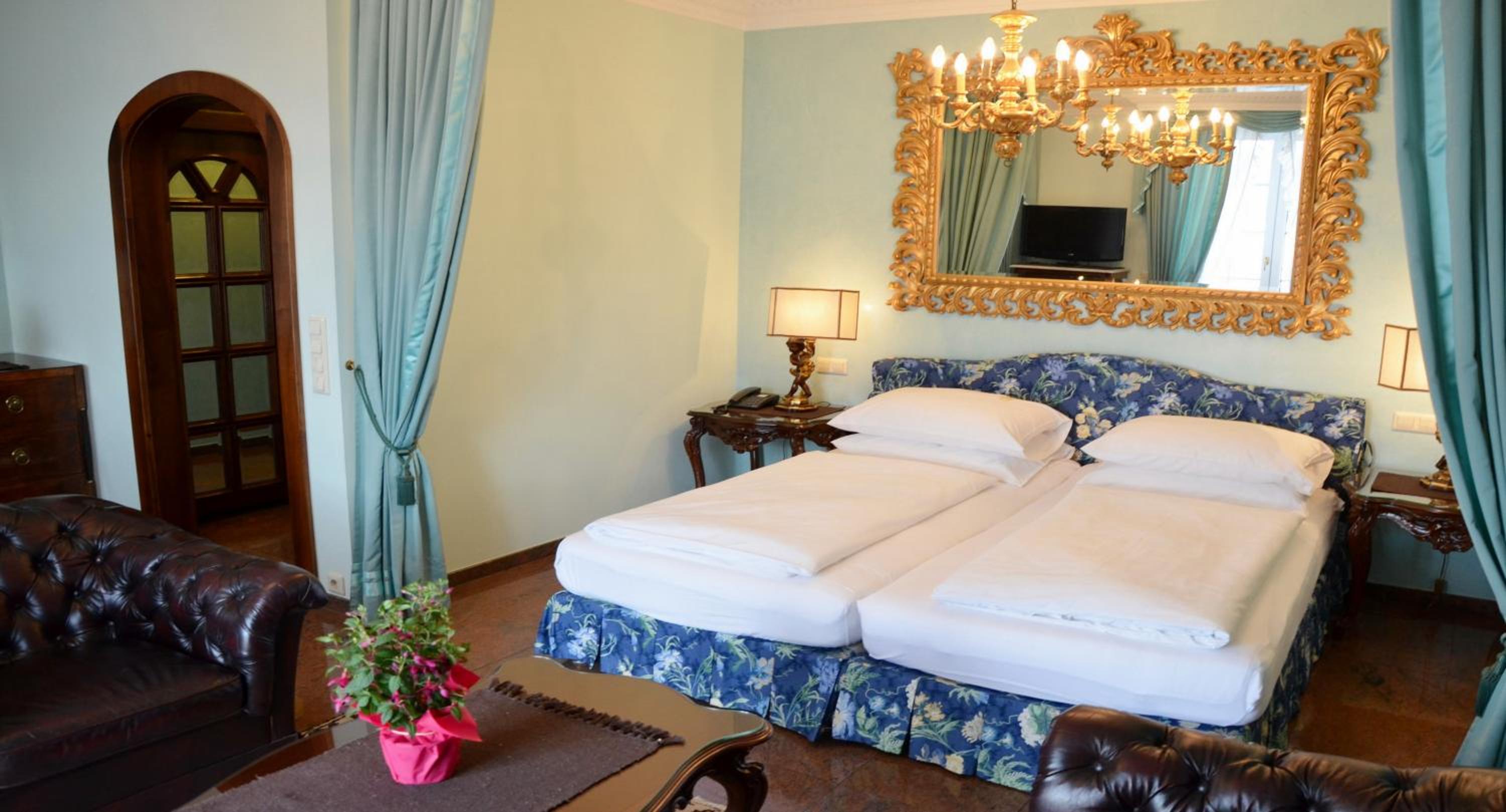 Two-Bedroom Suite - Photo 3