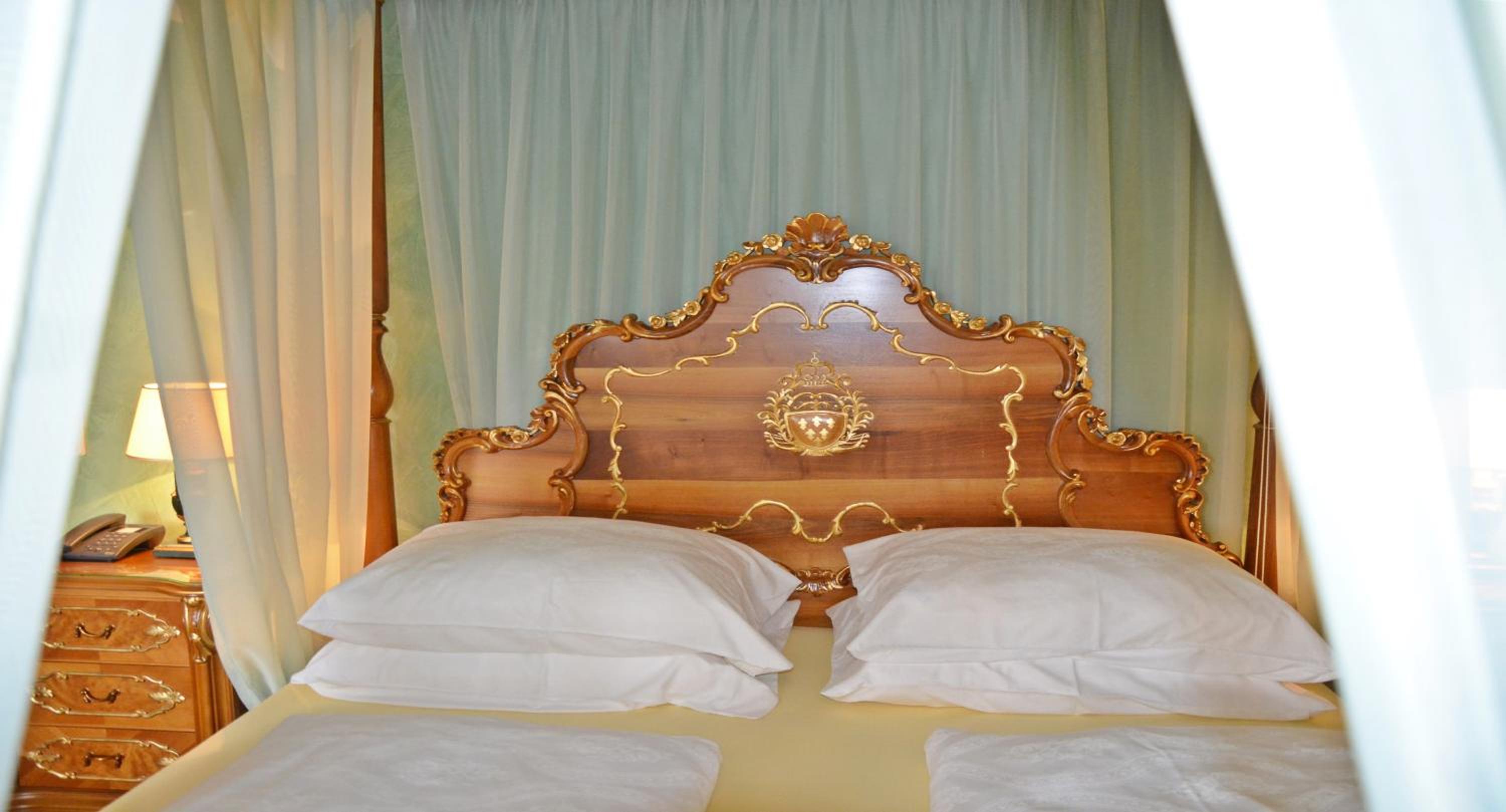 Two-Bedroom Suite - Photo 15
