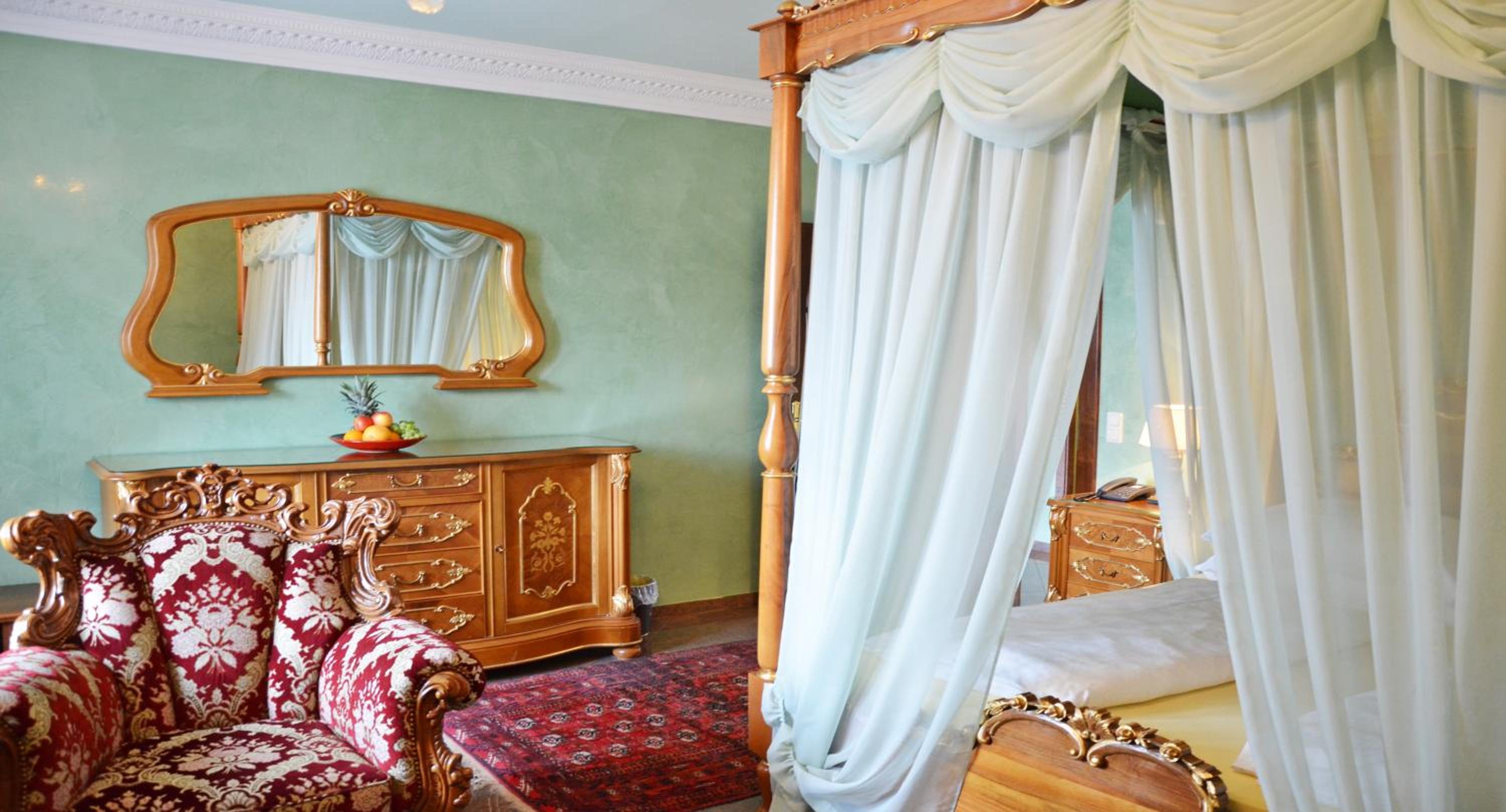 Two-Bedroom Suite - Photo 6