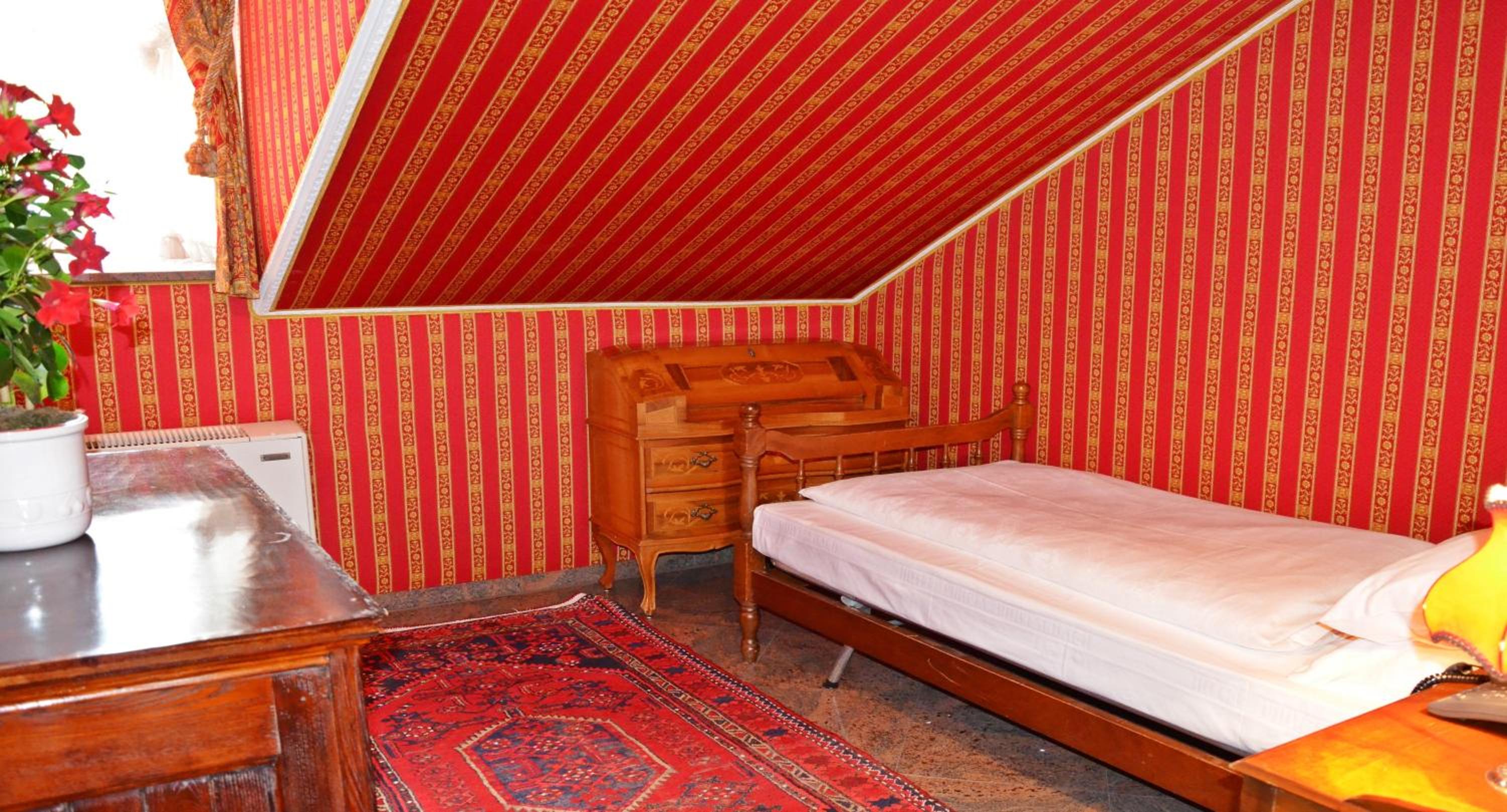 Two-Bedroom Suite "Versace" - Photo 4