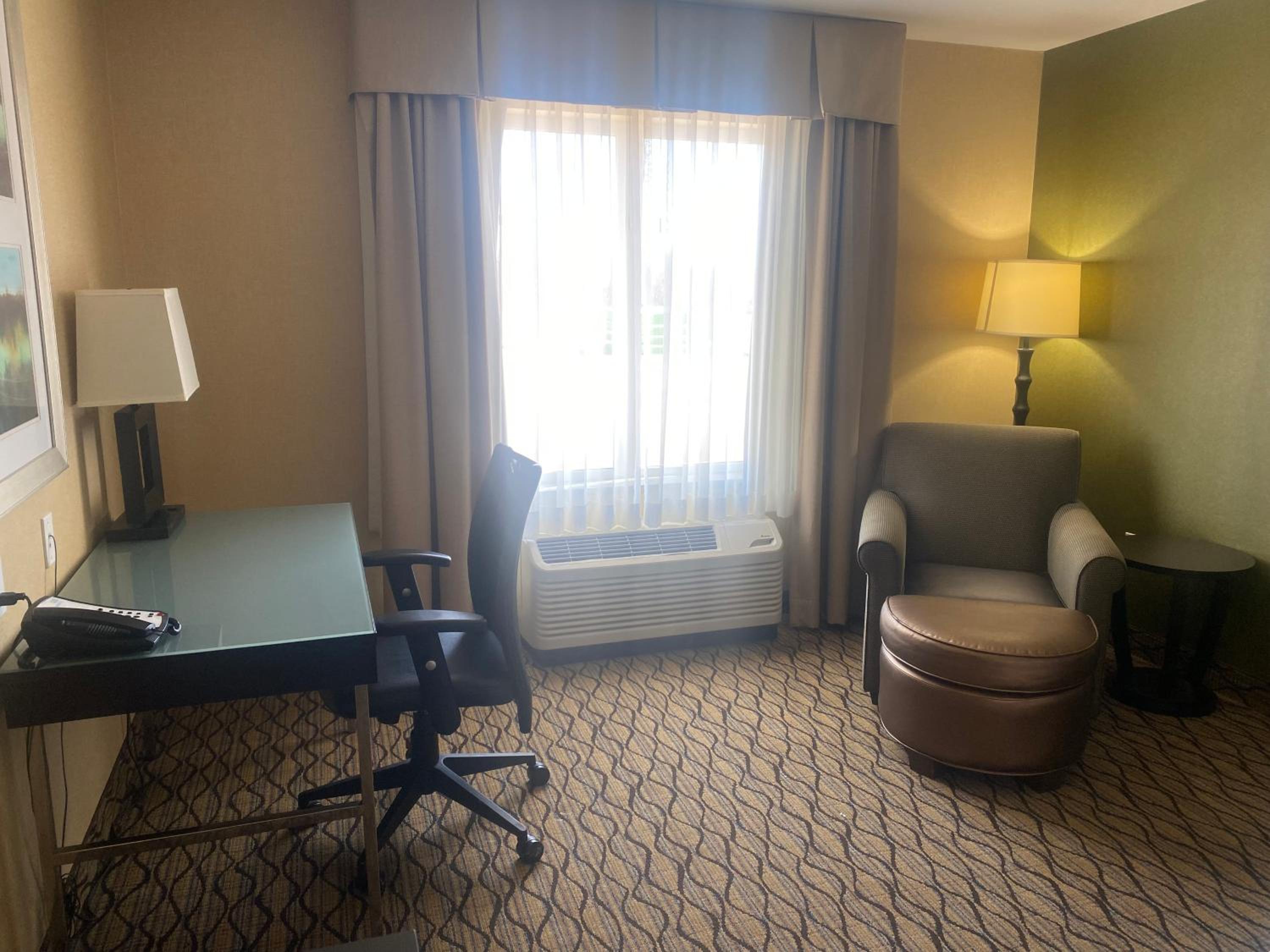 King Room - Non-Smoking