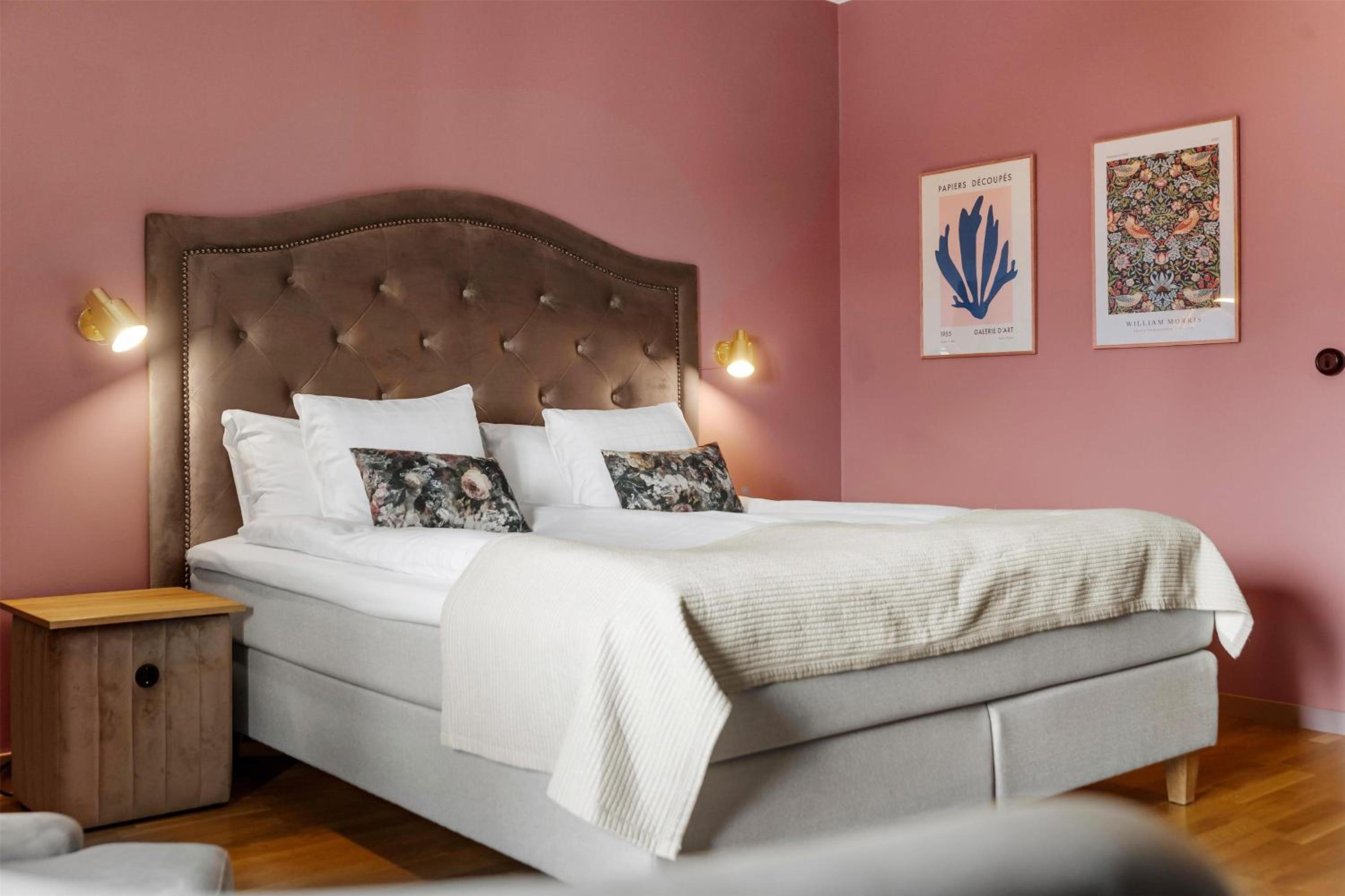 Standard Queen Room - Non-Smoking - Photo 1
