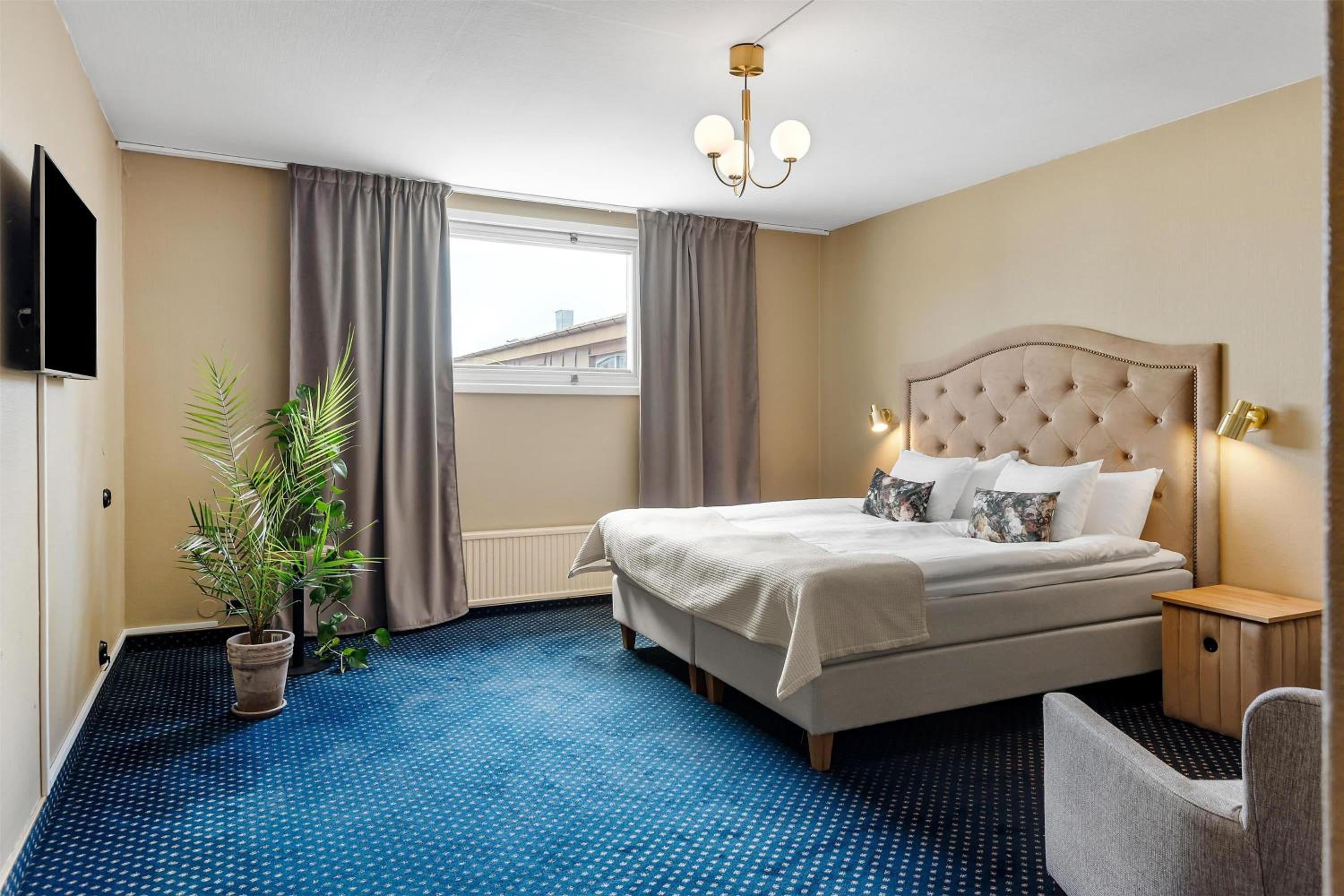 Superior King Room - Photo 1