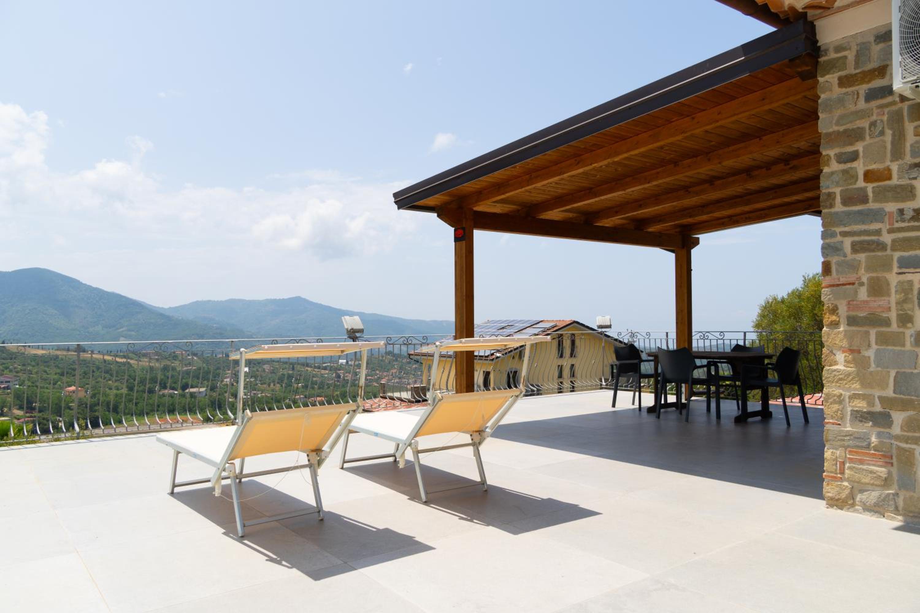 Junior Suite with Pool View photo 3
