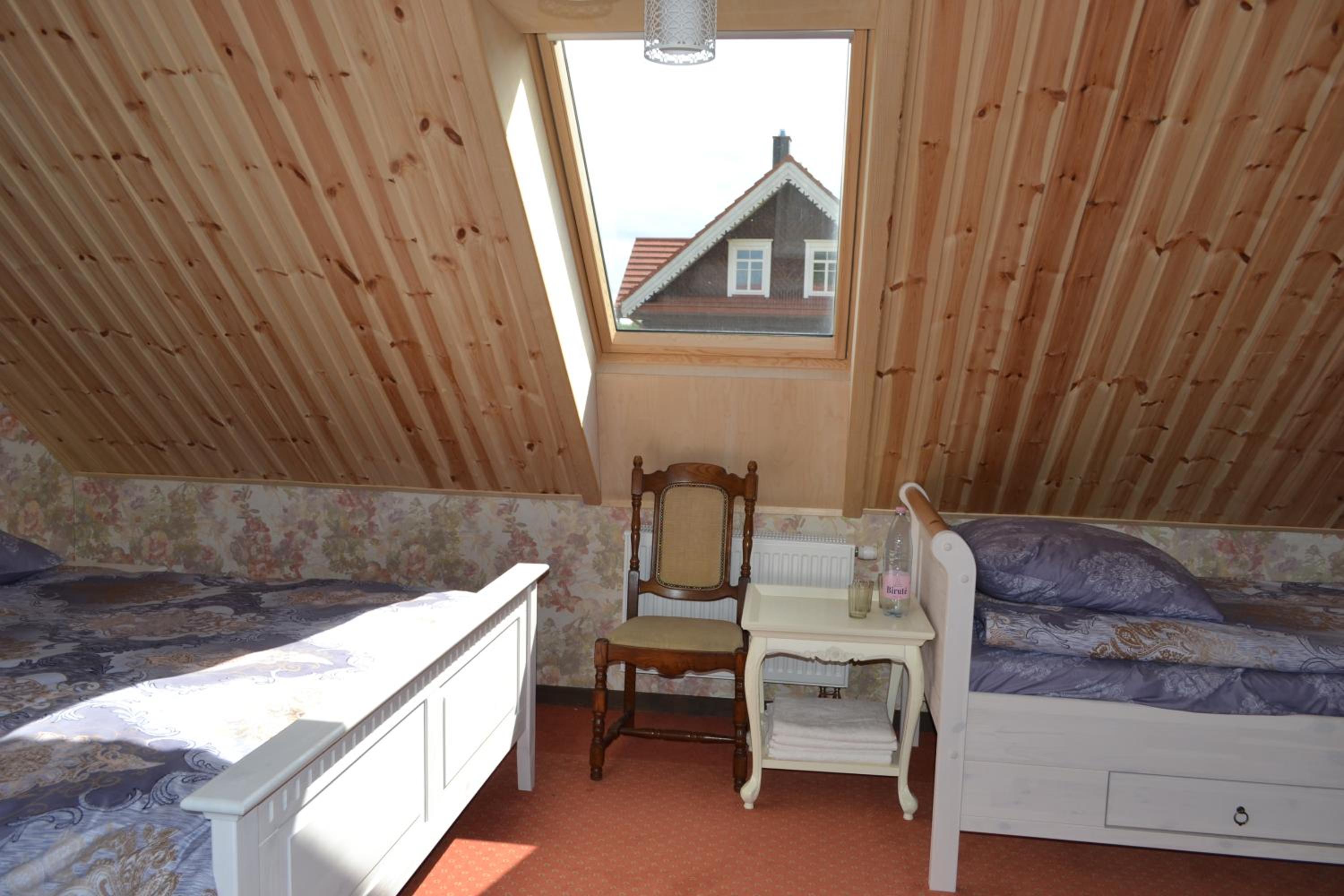 Quadruple Room with Shared Bathroom photo 2