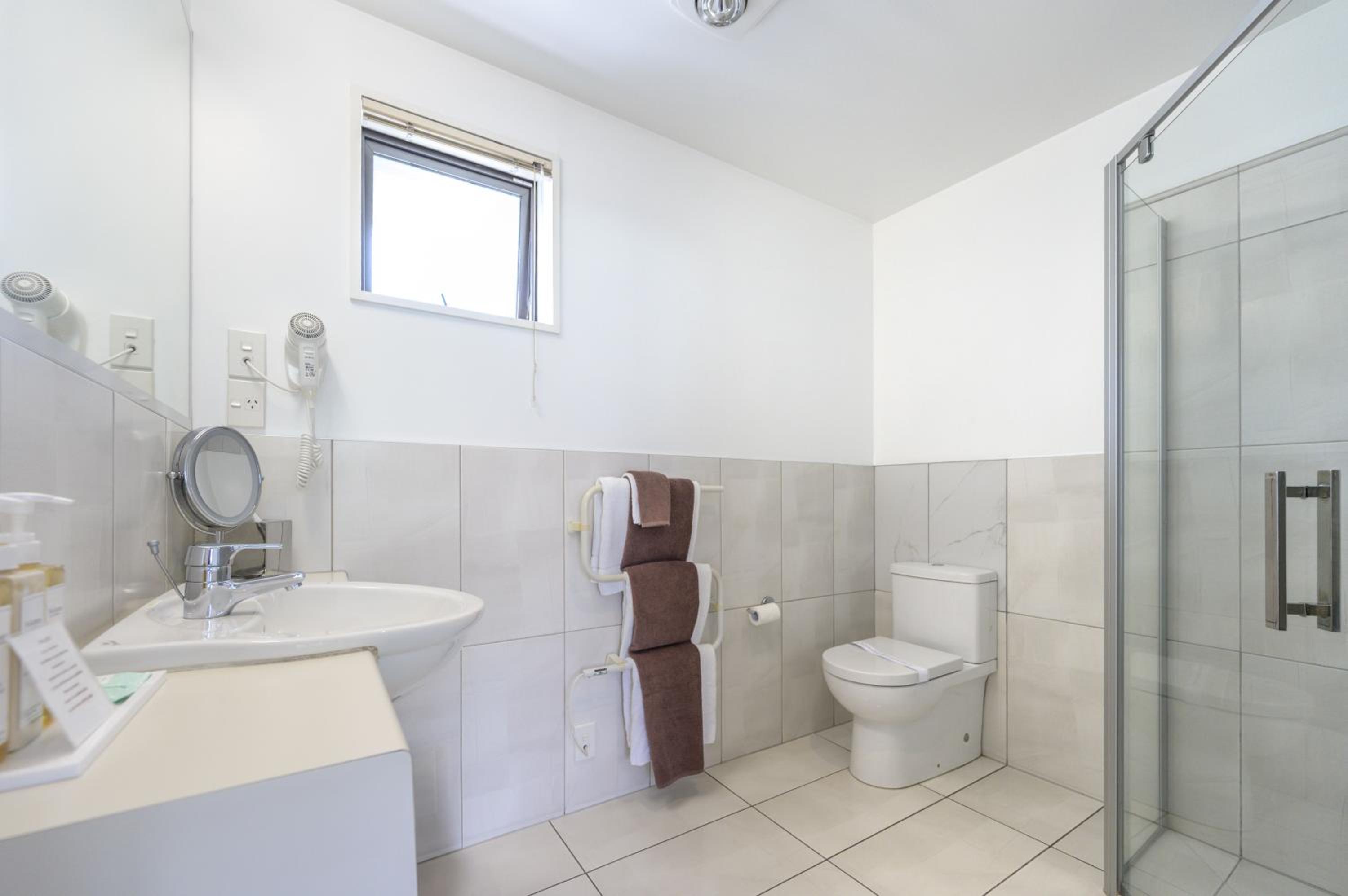 One Bedroom Twin