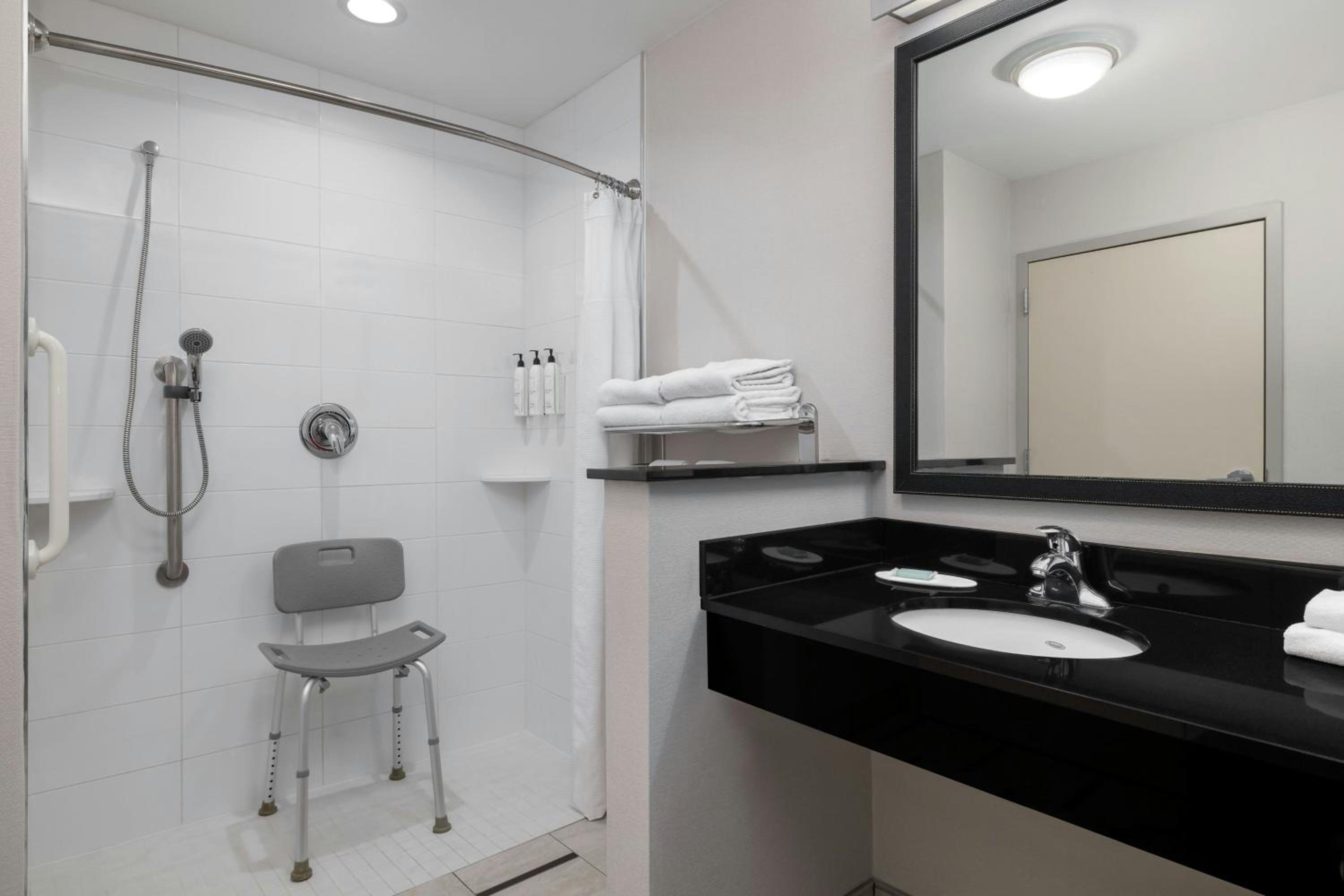 King Suite with Sofa Bed and Bay View - Mobility/Hearing Accessible with Roll-In Shower photo 3
