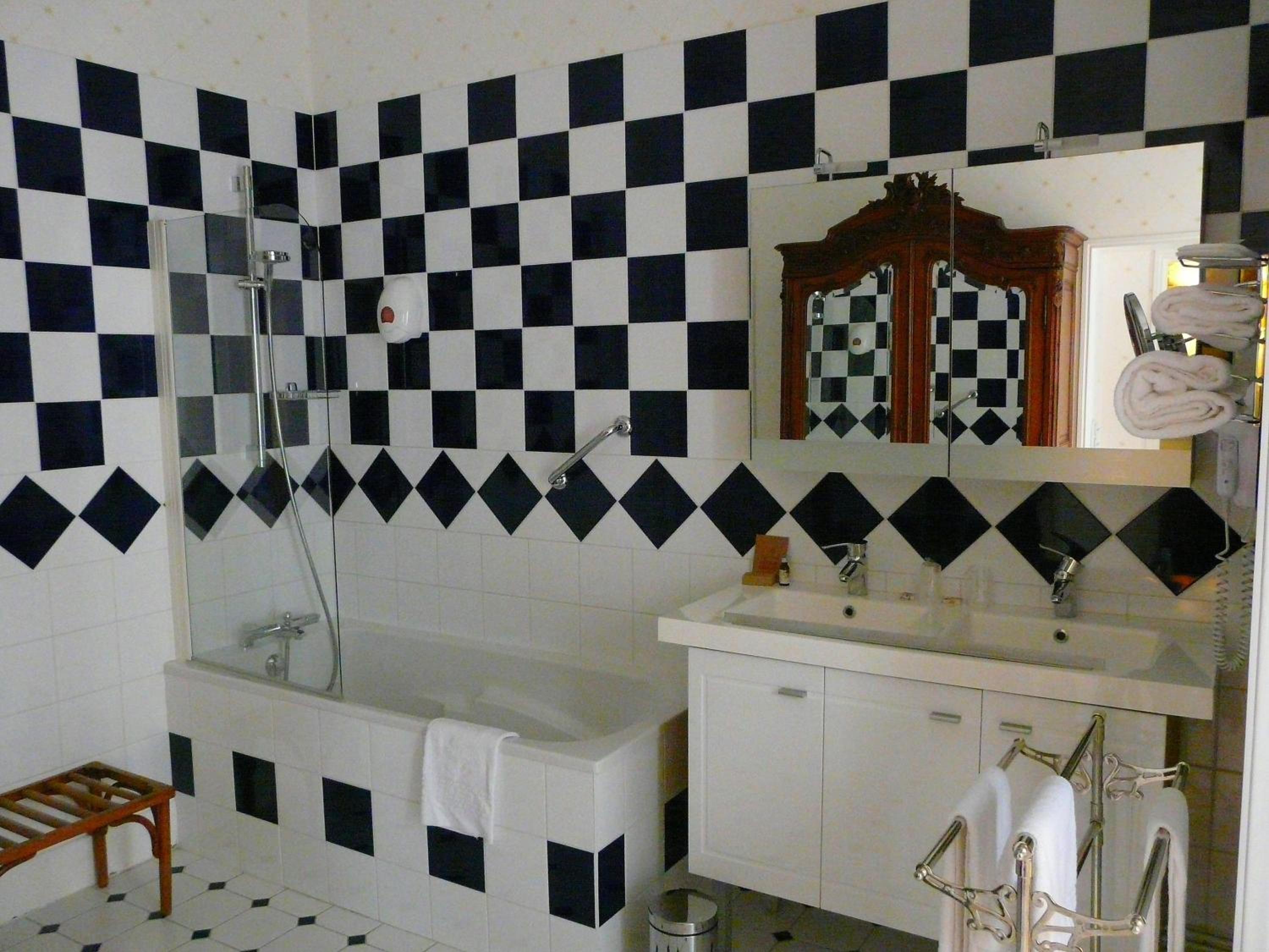 Superior Double or Twin Room photo 3