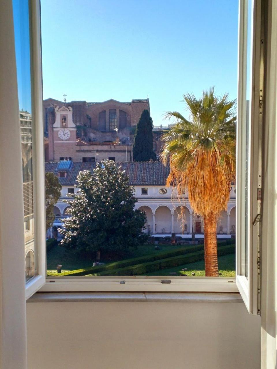 Deluxe Double or Twin Room with City View photo 2