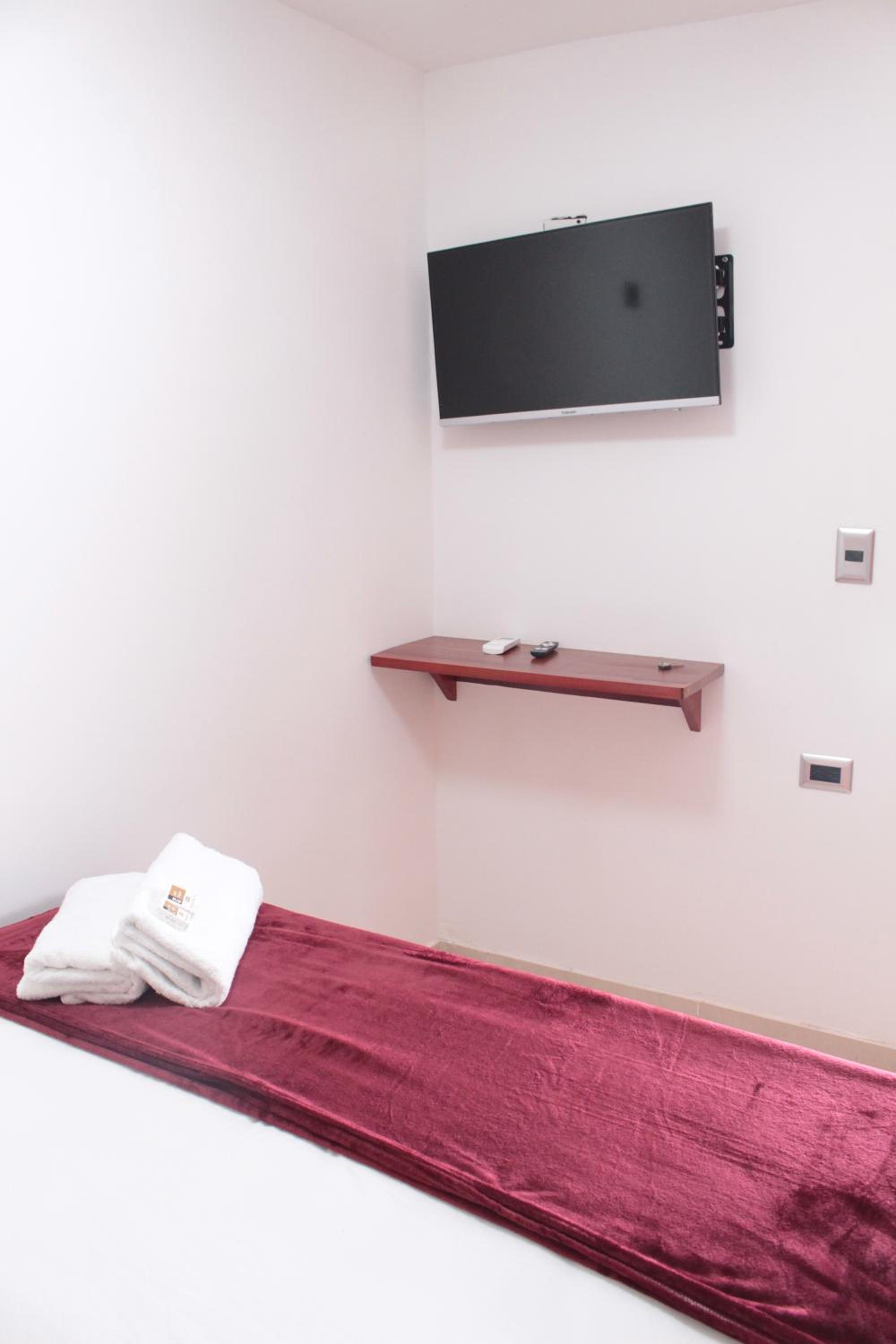 Double Room with Private Bathroom photo 2