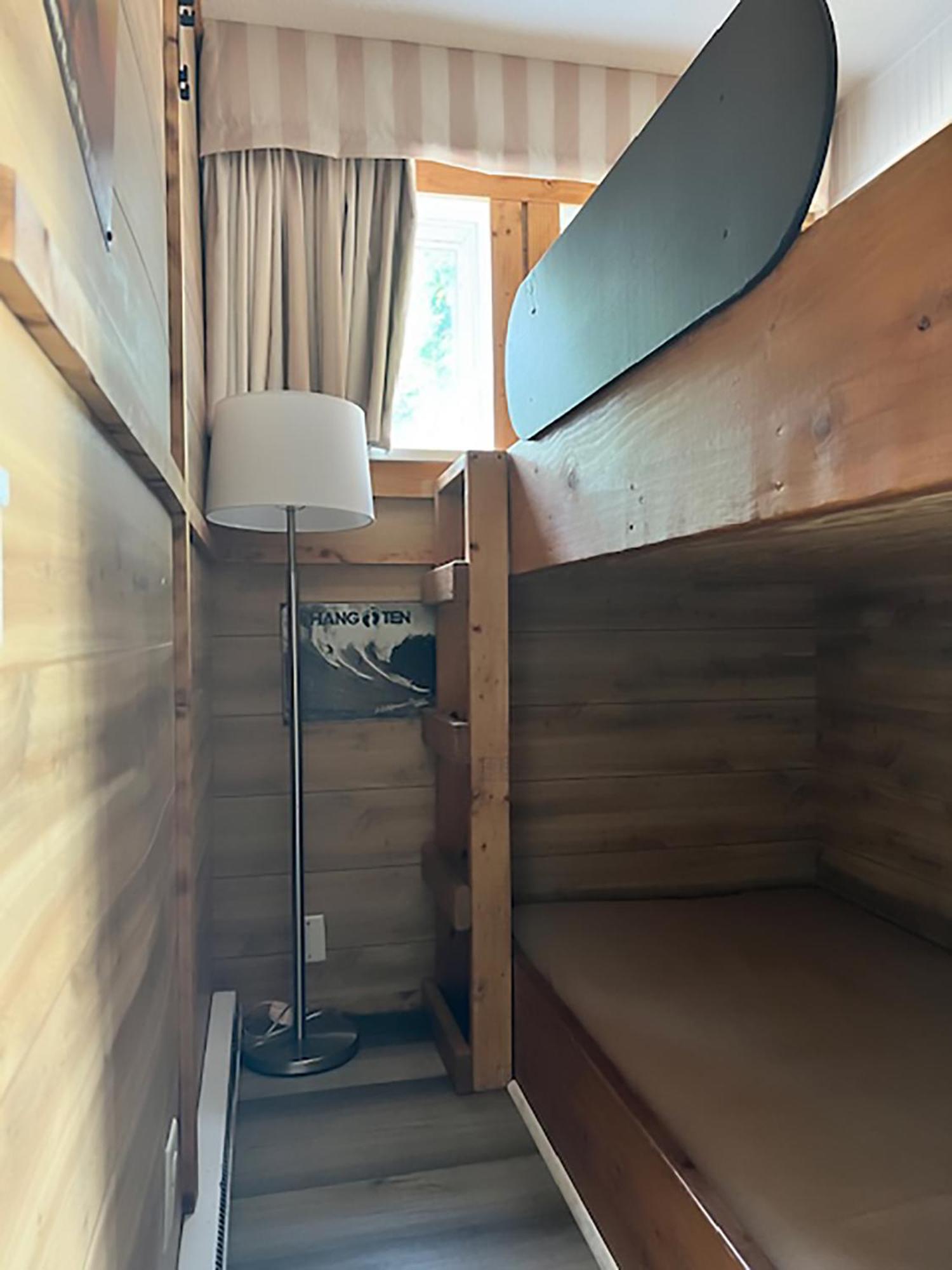 One-Bedroom Studio with Kitchenette and Patio - Non-Smoking photo 3