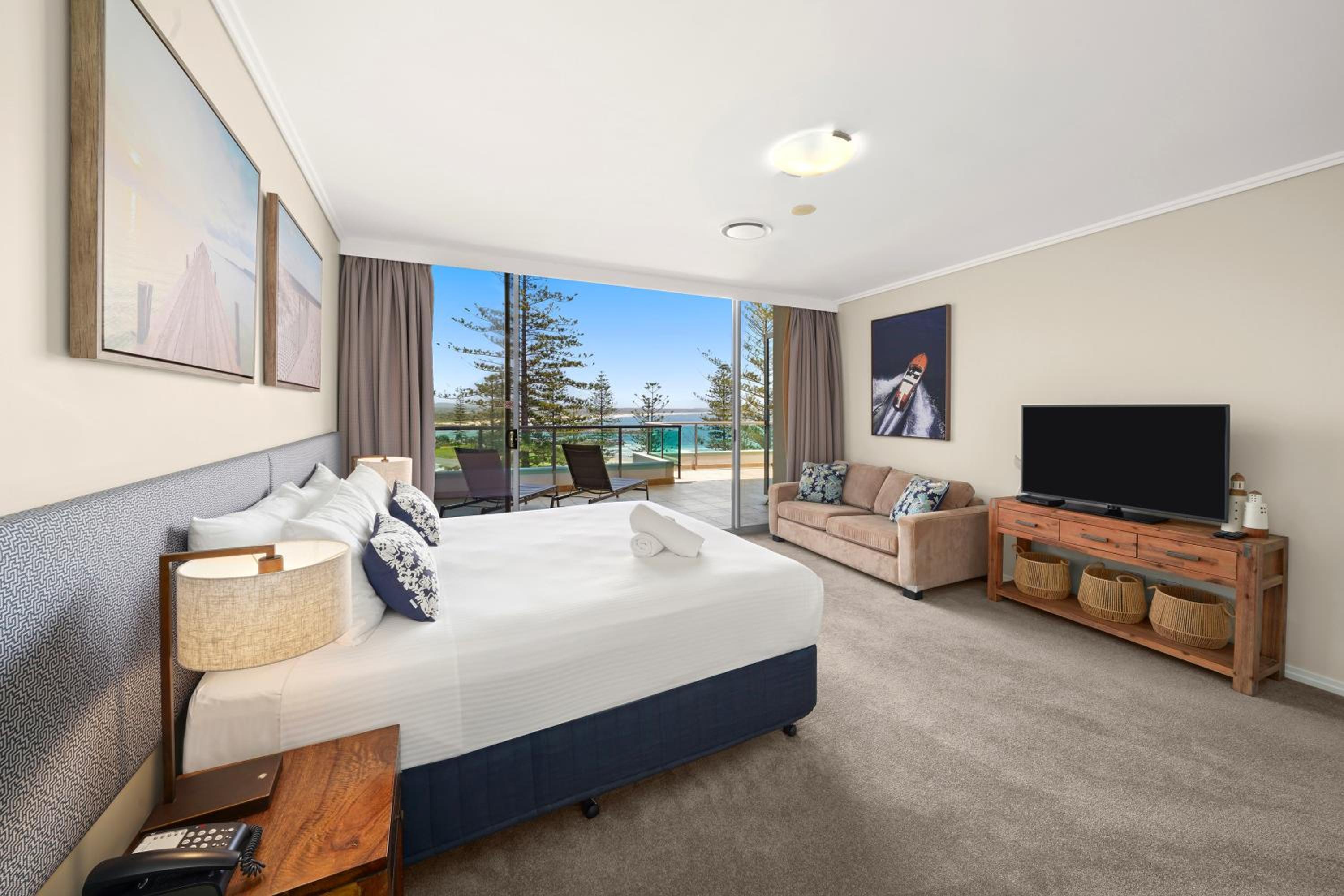 Three-bedroom penthouse deluxe