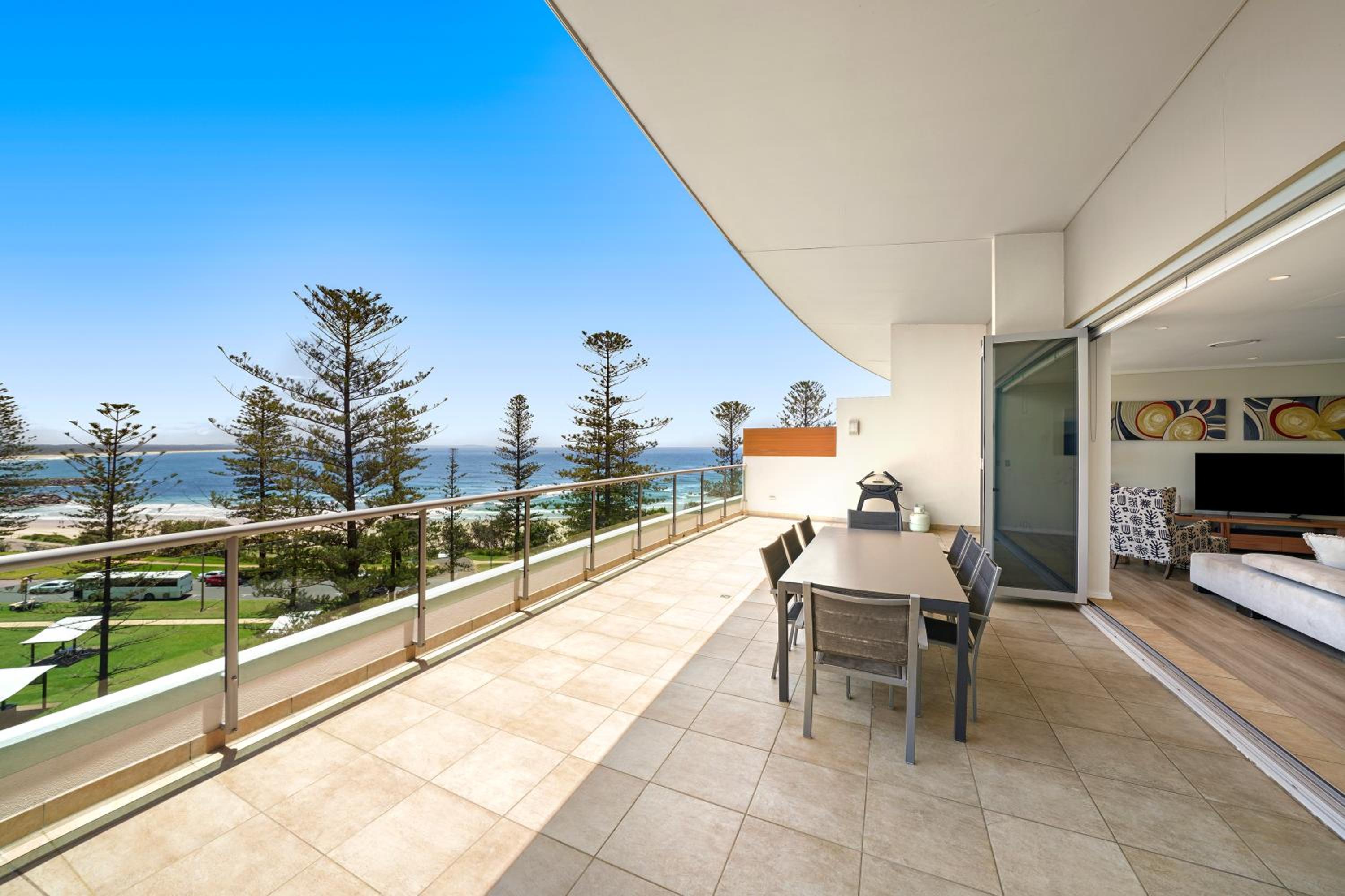 Three-bedroom penthouse deluxe