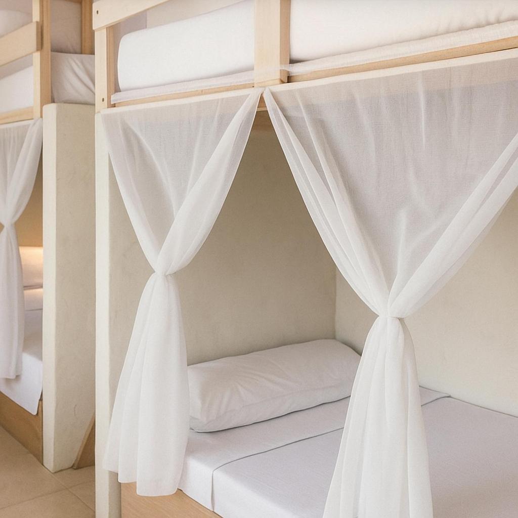 Bed in 6-Bed Dormitory Room photo 2