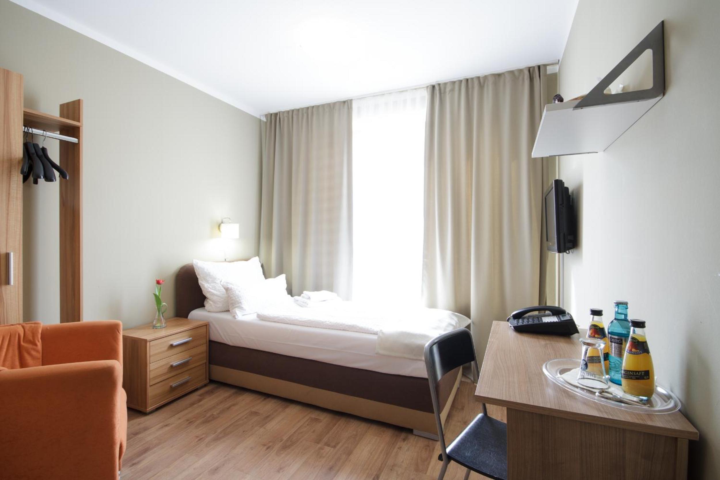 Single Room photo 2