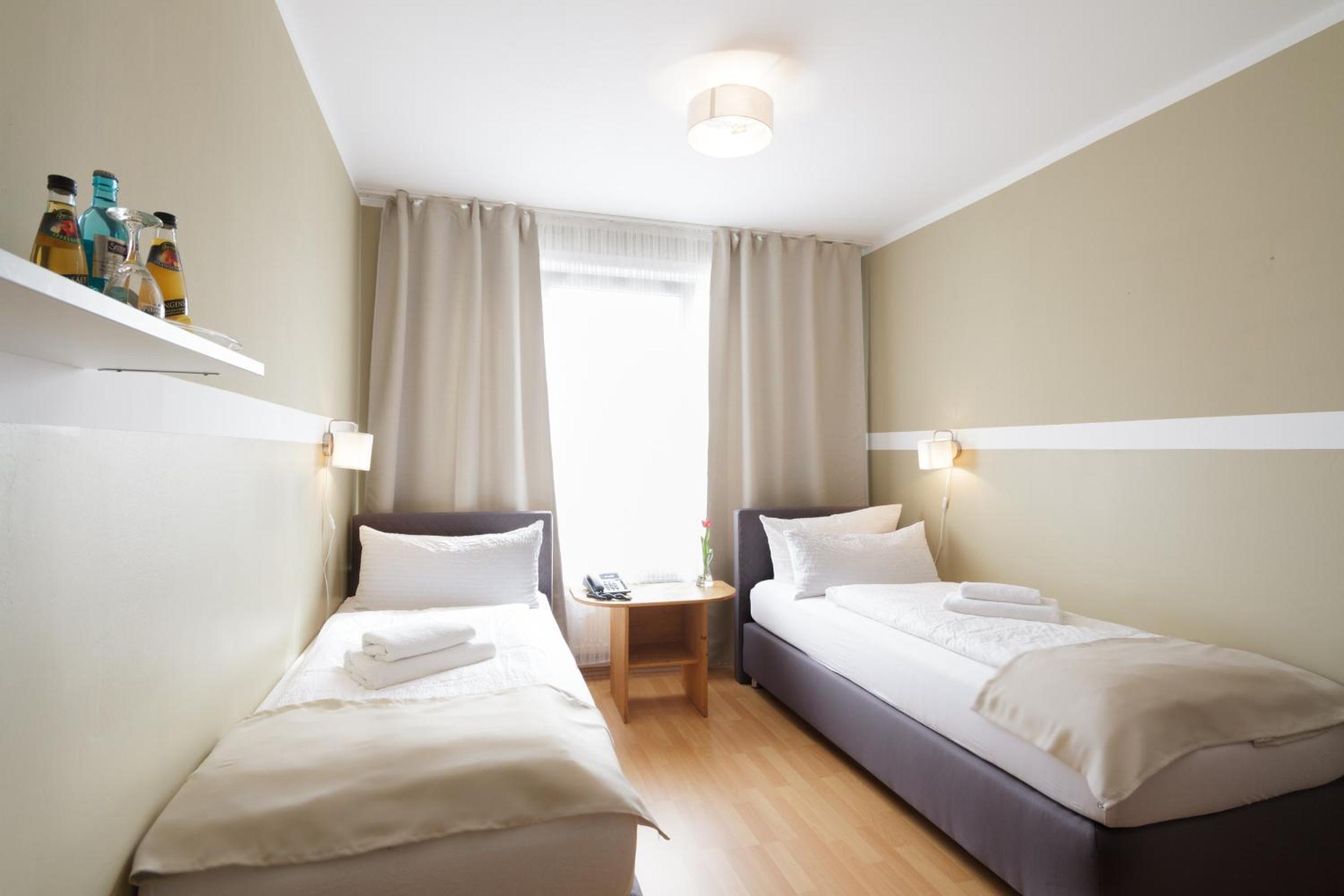 Double or Twin Room photo 3