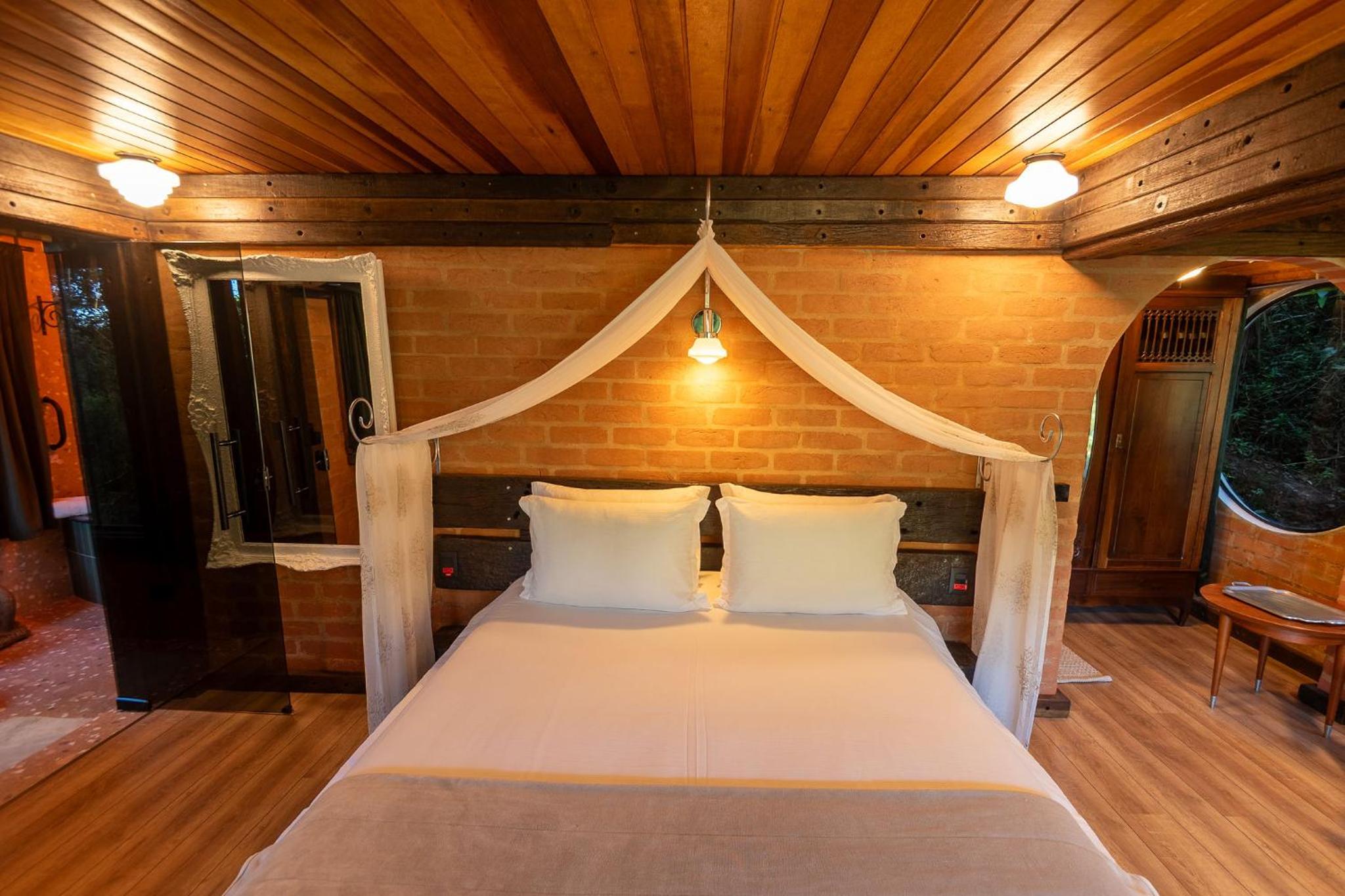 Suite with Spa Access