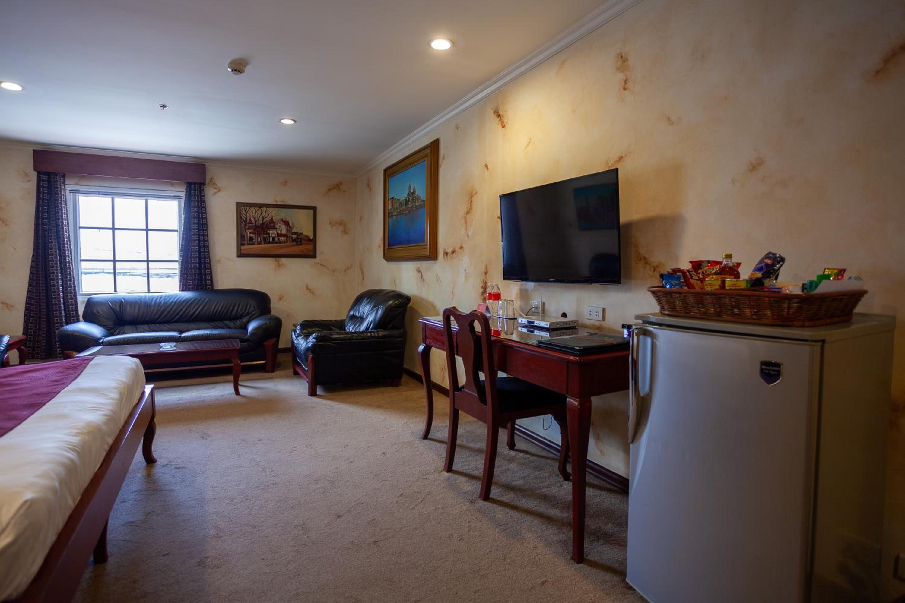 Deluxe King Room photo 3