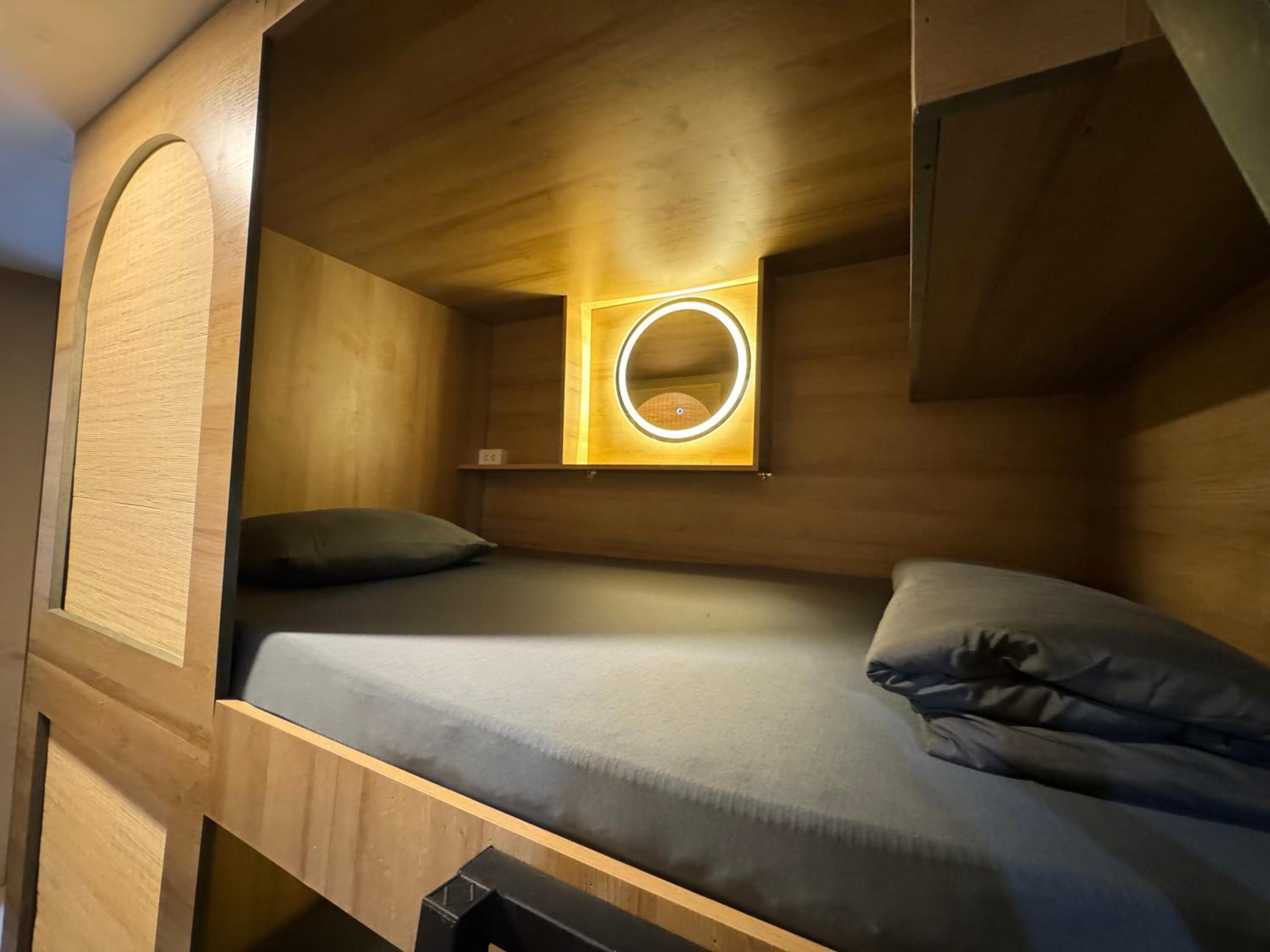 Bed in 6-Bed Mixed Dormitory Room