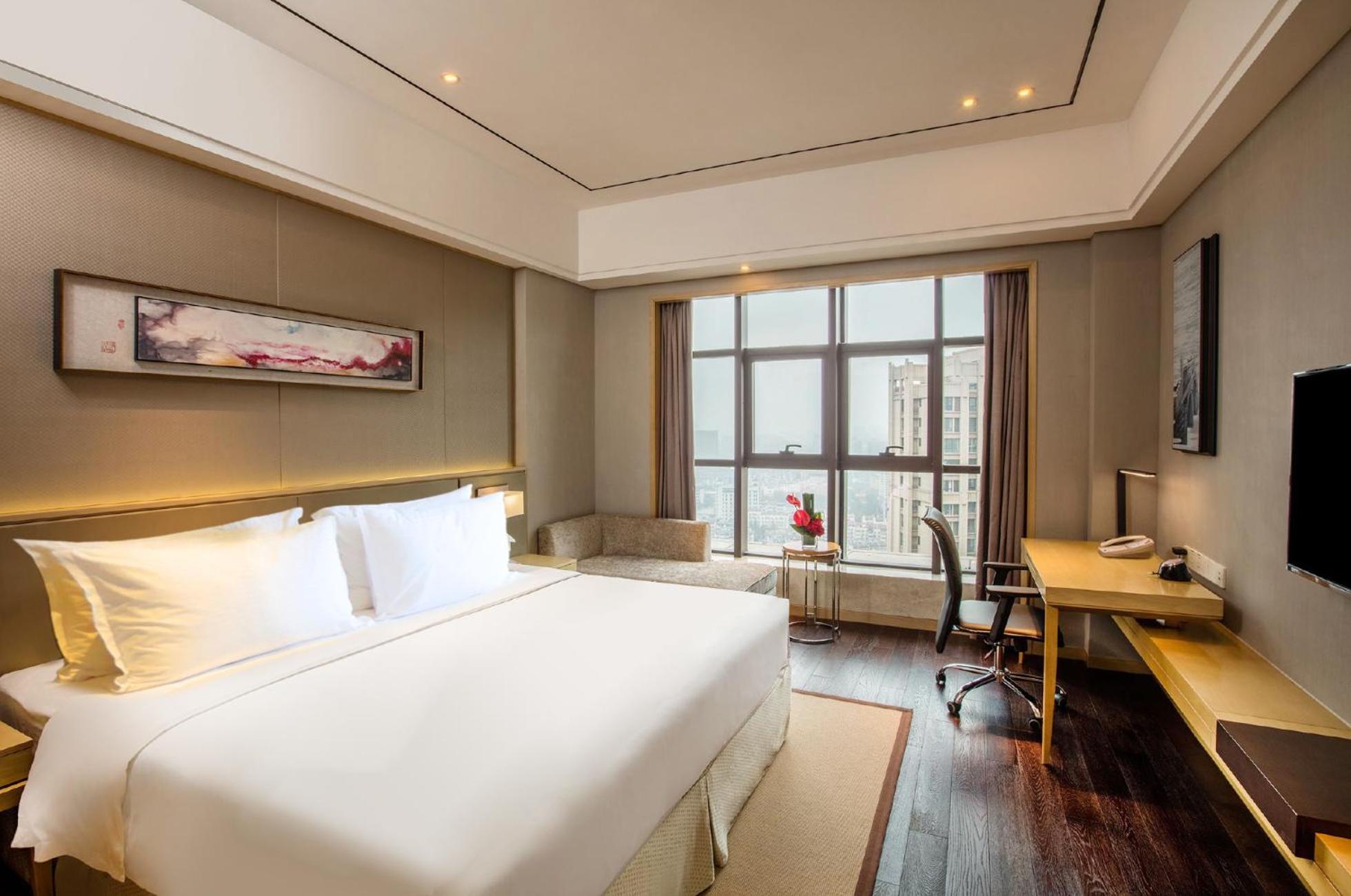 Standard King Room - Non-Smoking