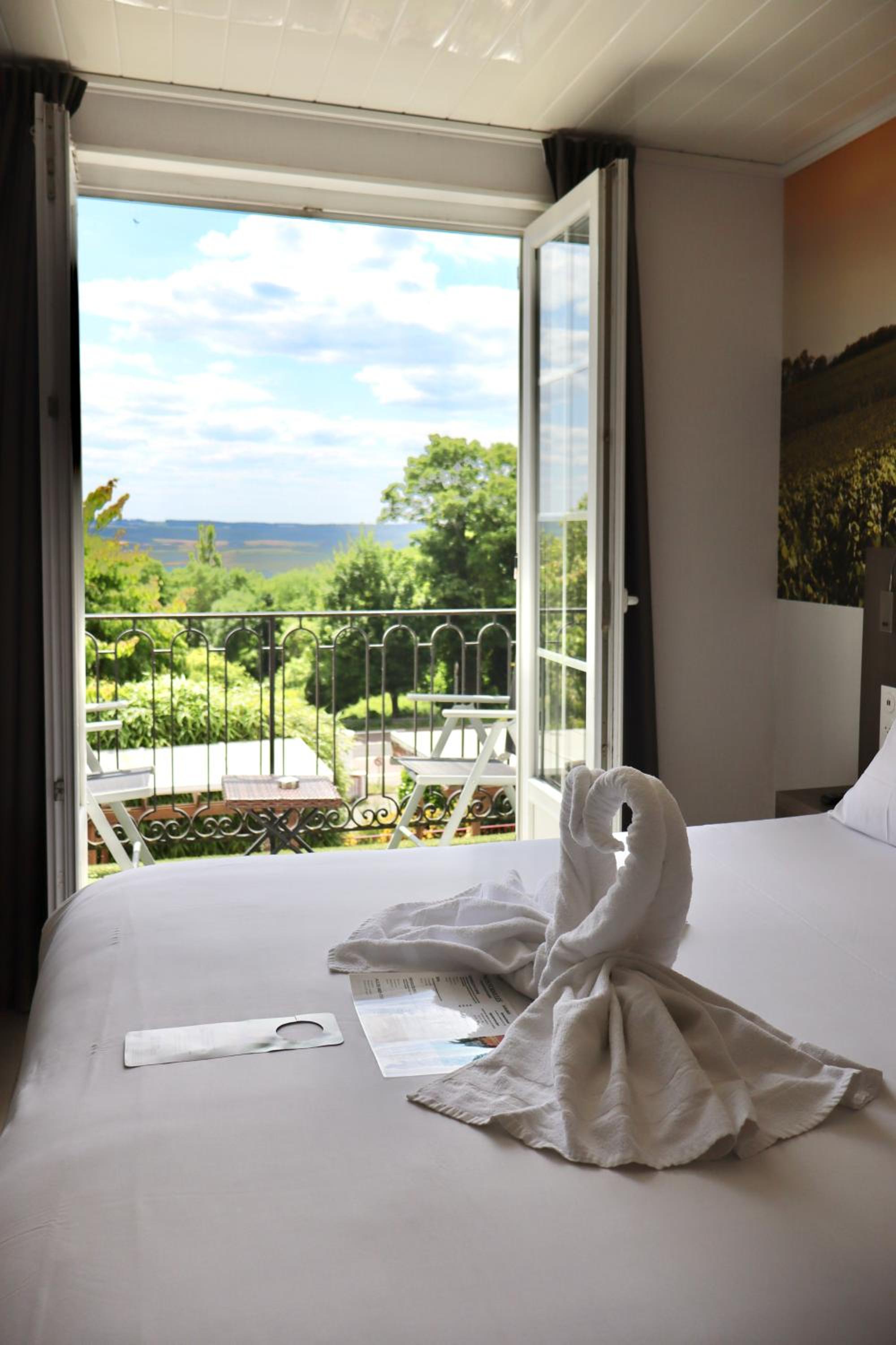 Superior Queen Room with Balcony - Non-Smoking