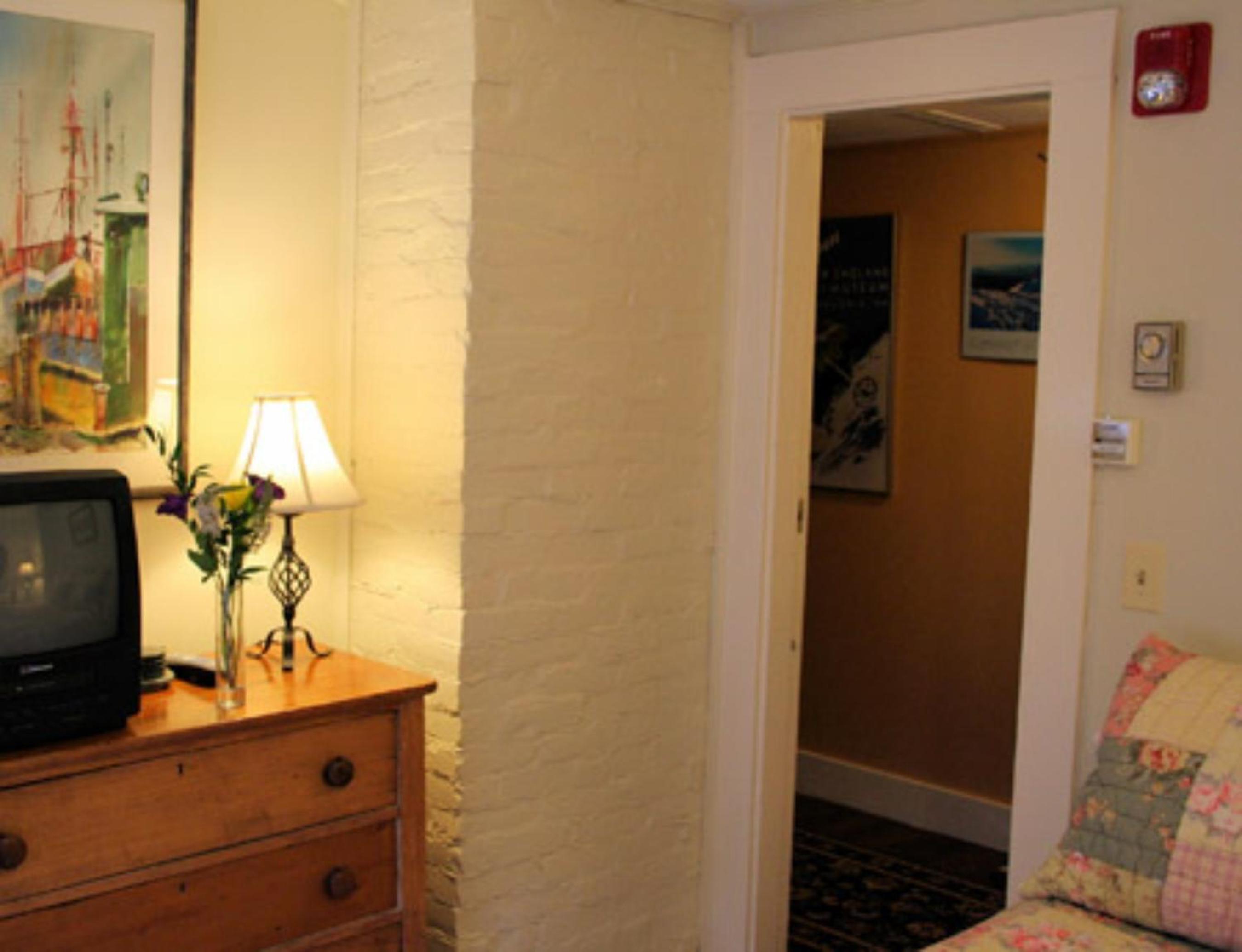 Standard Double Room - Photo 4
