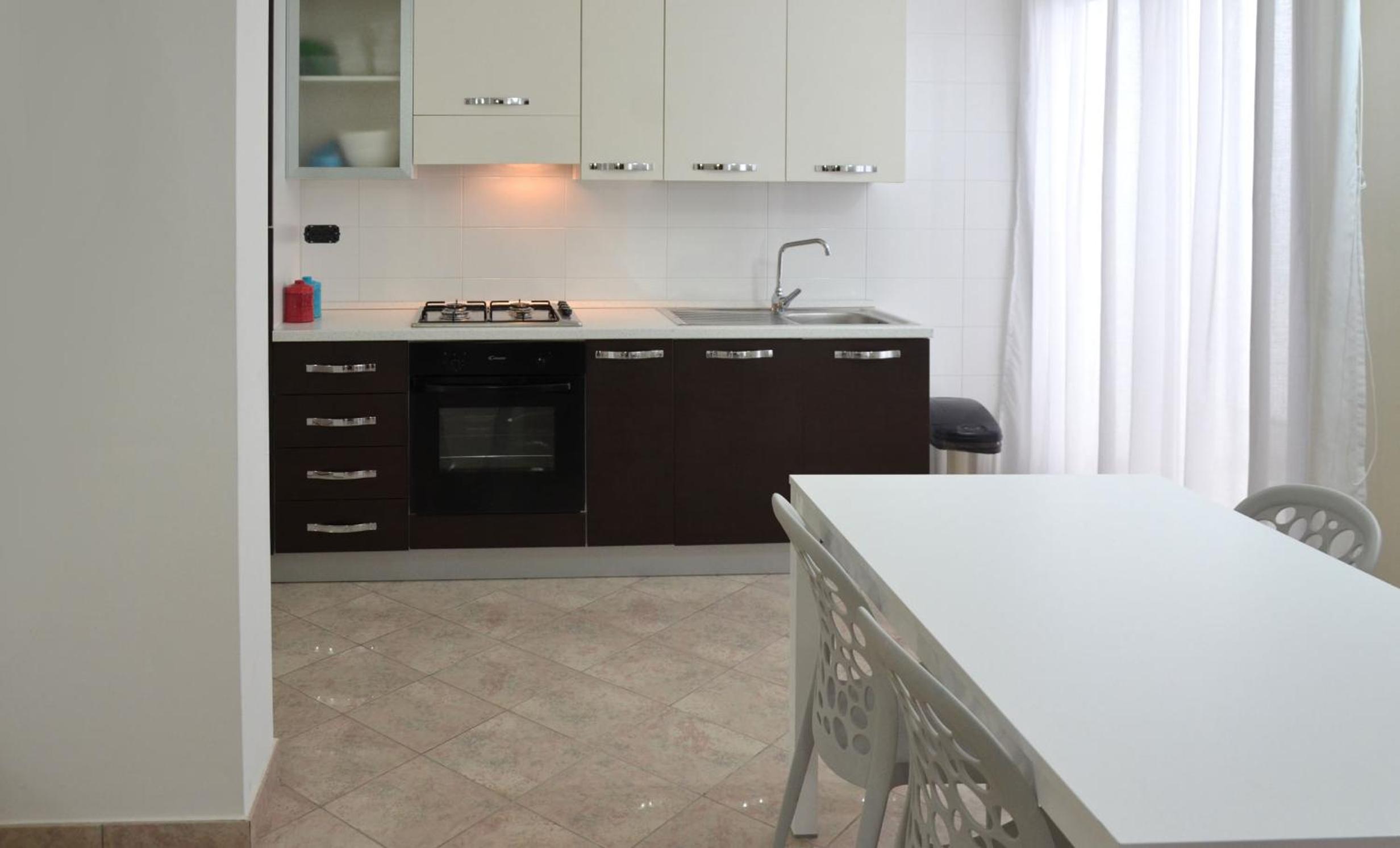 One-Bedroom Apartment with Sofa Bed - Photo 3