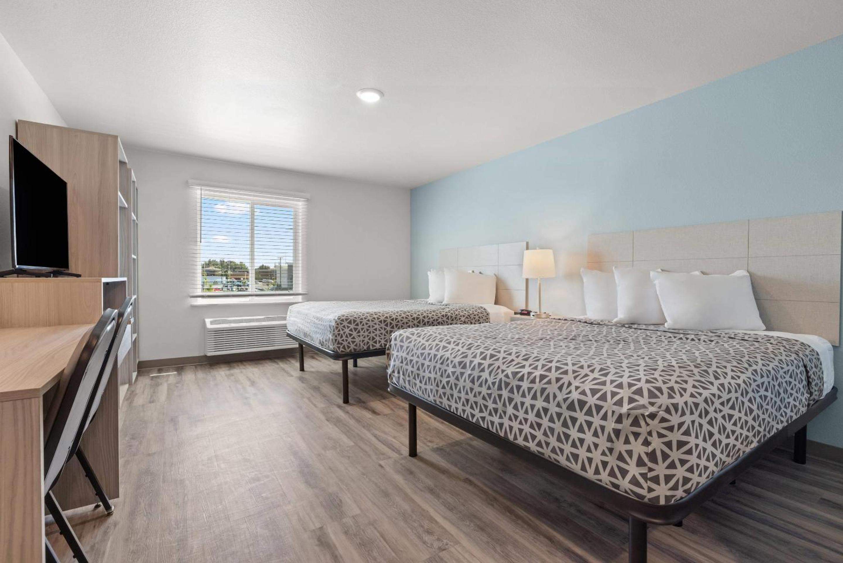 Queen Suite with Two Queen Beds - Non Smoking