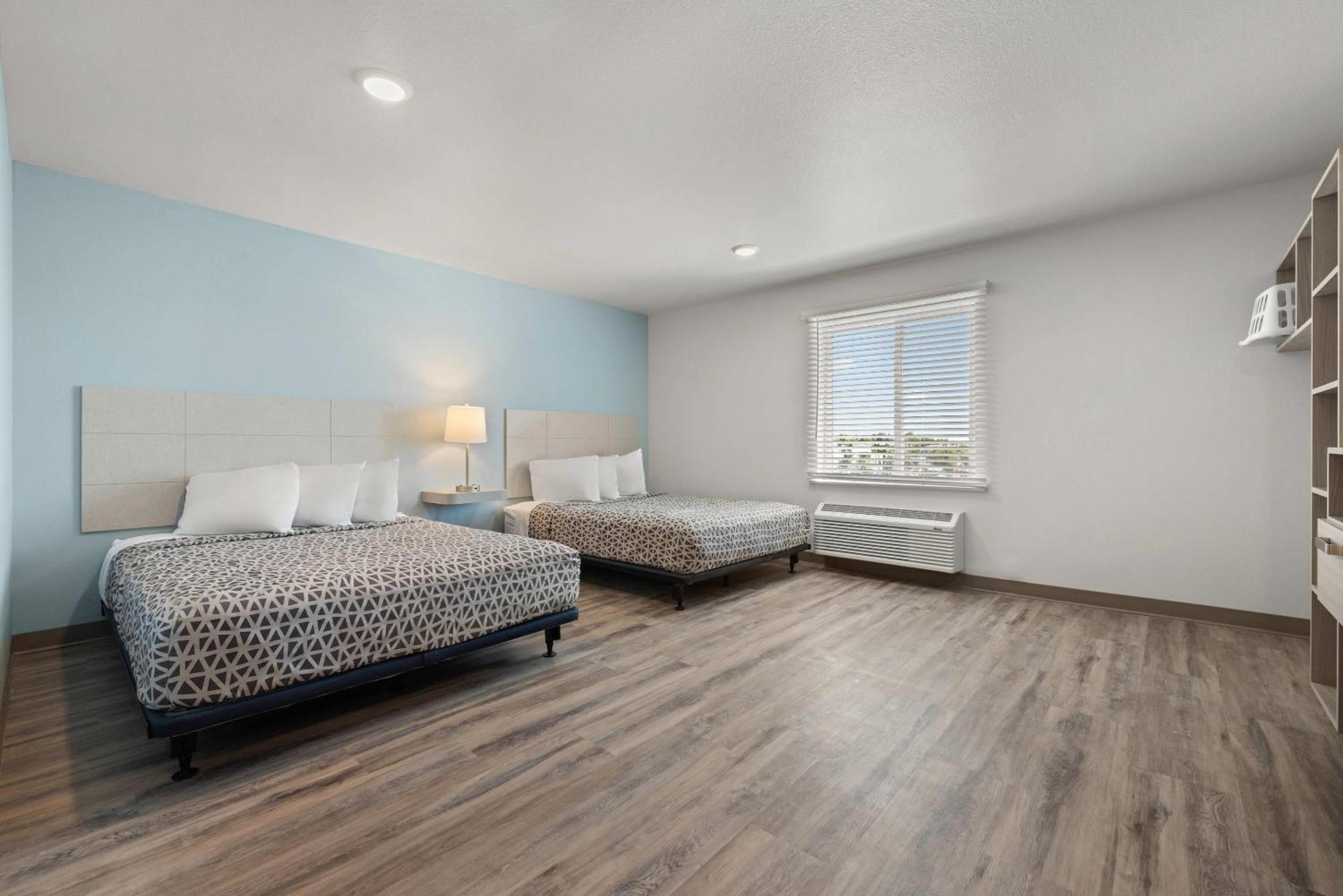 Queen Suite with Two Queen Beds and Tub - Disability Access/Non Smoking
