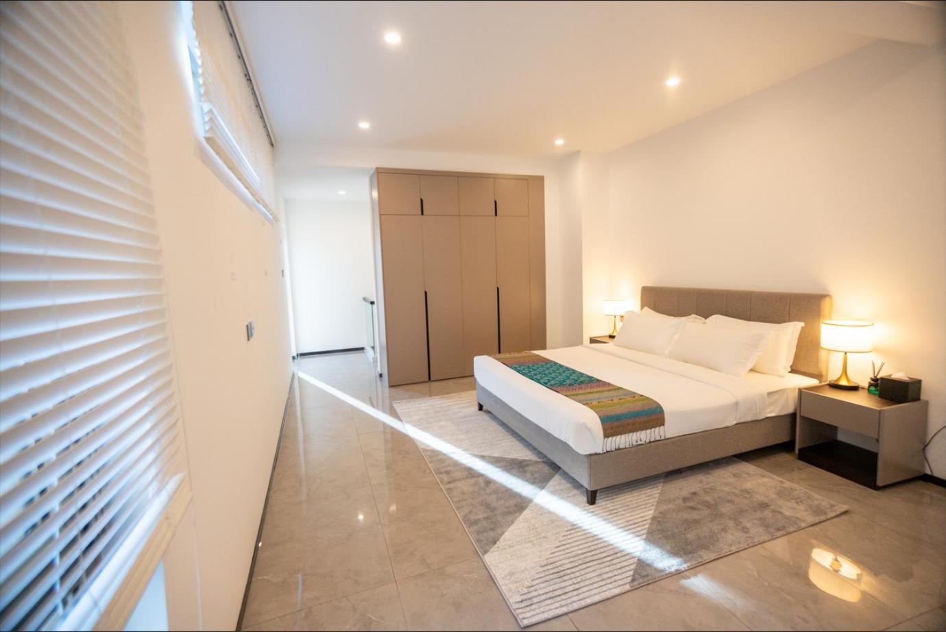 Suite - Photo 7
